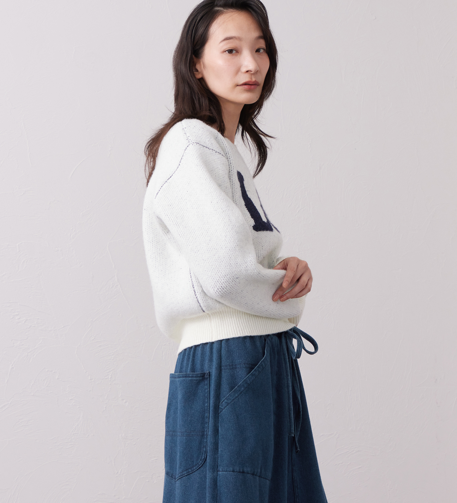 Lee(リー)のKNIT LeeLOGO SWEATER / ニットリーロゴセーター|トップス/ニット/セーター/レディース|アイボリー