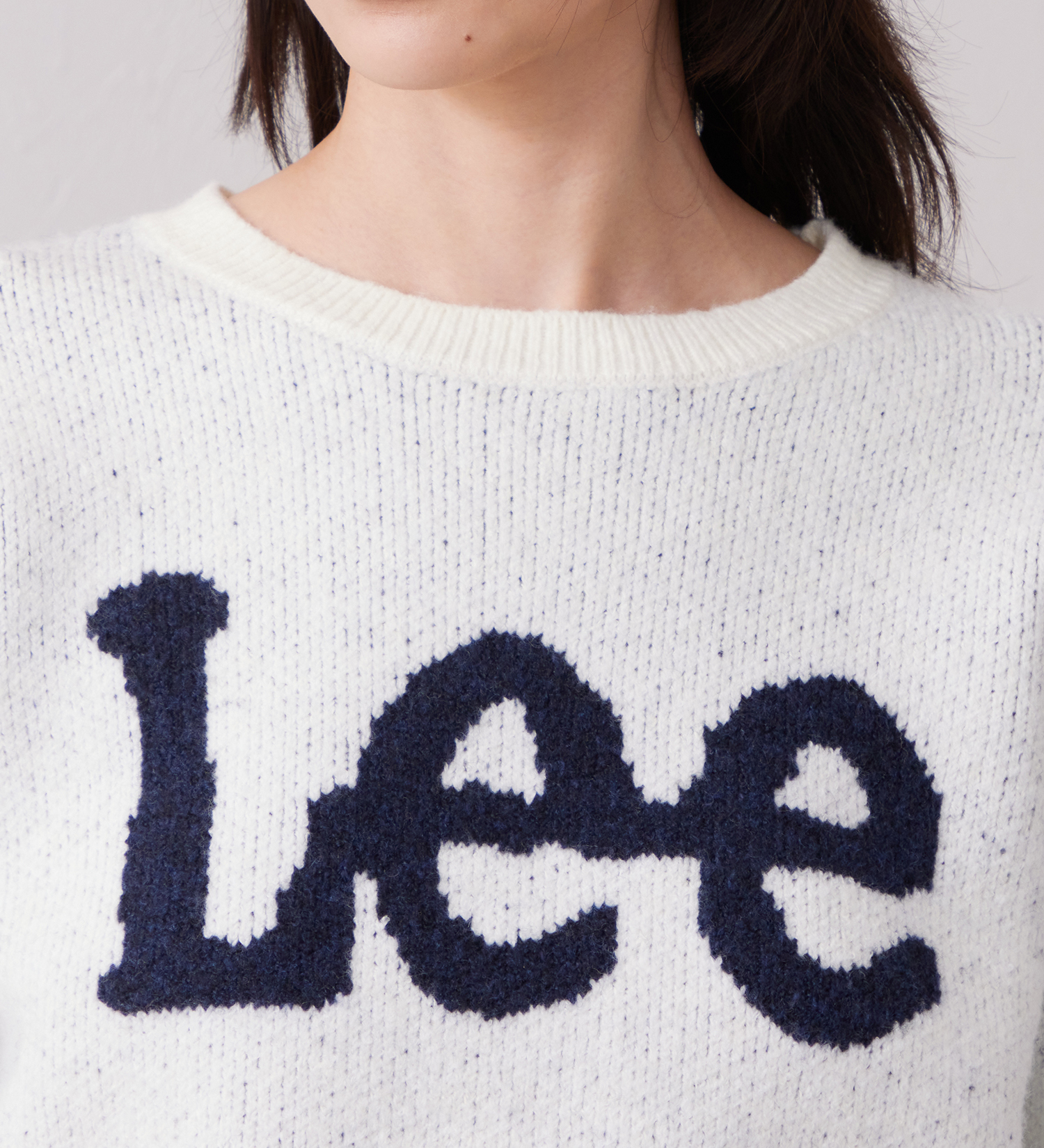 Lee(リー)のKNIT LeeLOGO SWEATER / ニットリーロゴセーター|トップス/ニット/セーター/レディース|アイボリー