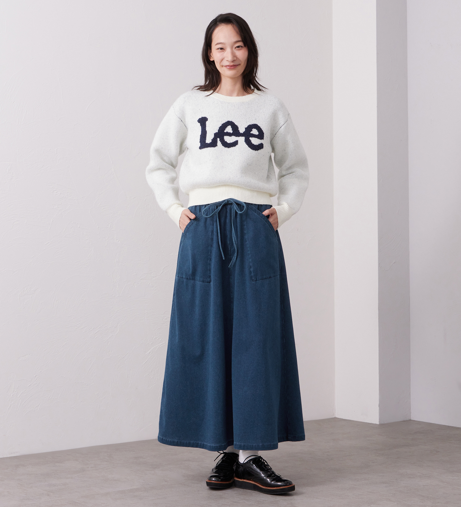 Lee(リー)のKNIT LeeLOGO SWEATER / ニットリーロゴセーター|トップス/ニット/セーター/レディース|アイボリー