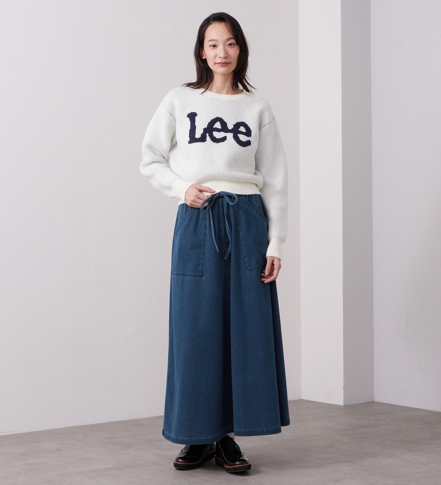 Lee(リー)のKNIT LeeLOGO SWEATER / ニットリーロゴセーター|トップス/ニット/セーター/レディース|アイボリー