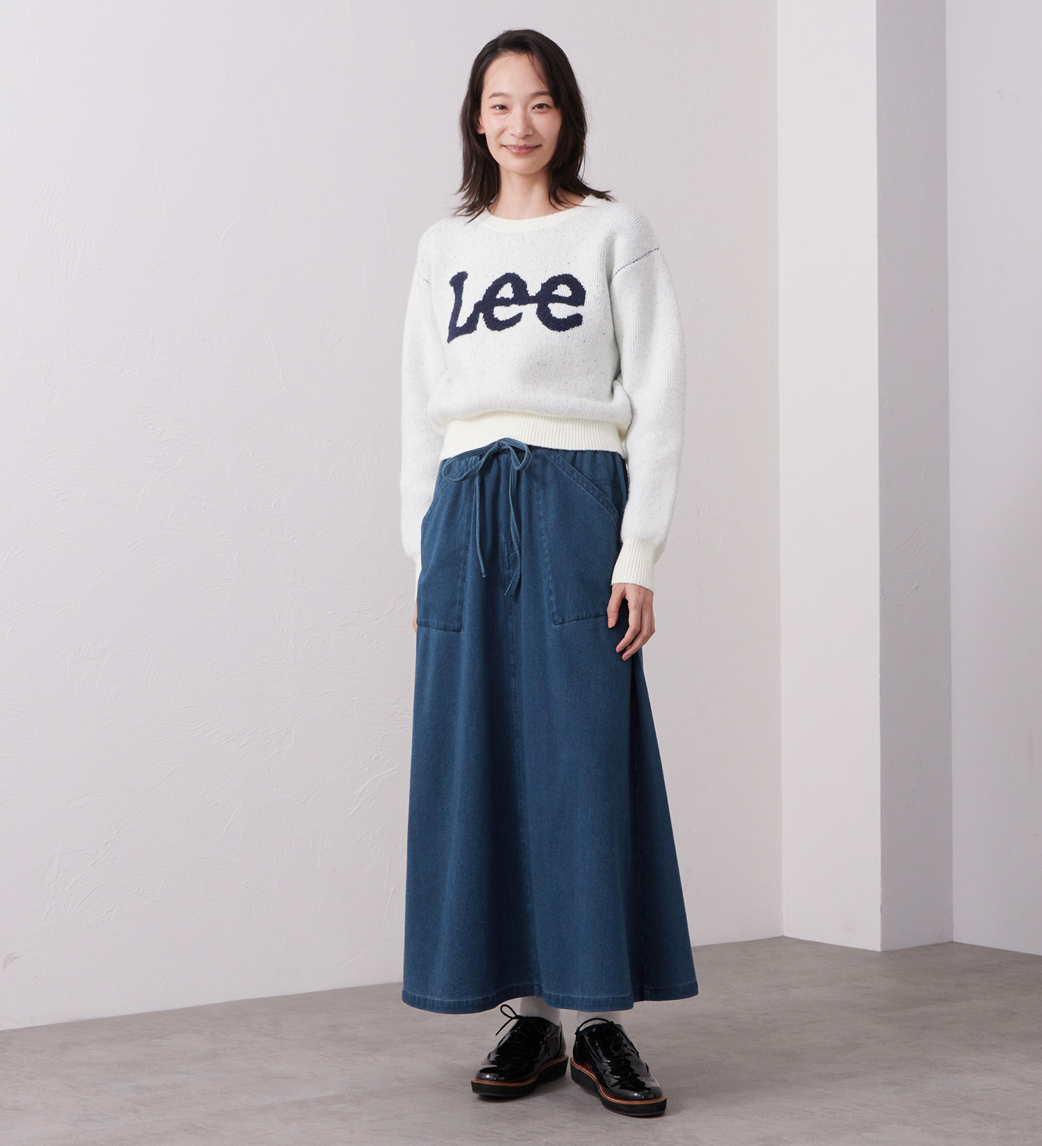 Lee(リー)のKNIT LeeLOGO SWEATER / ニットリーロゴセーター|トップス/ニット/セーター/レディース|アイボリー