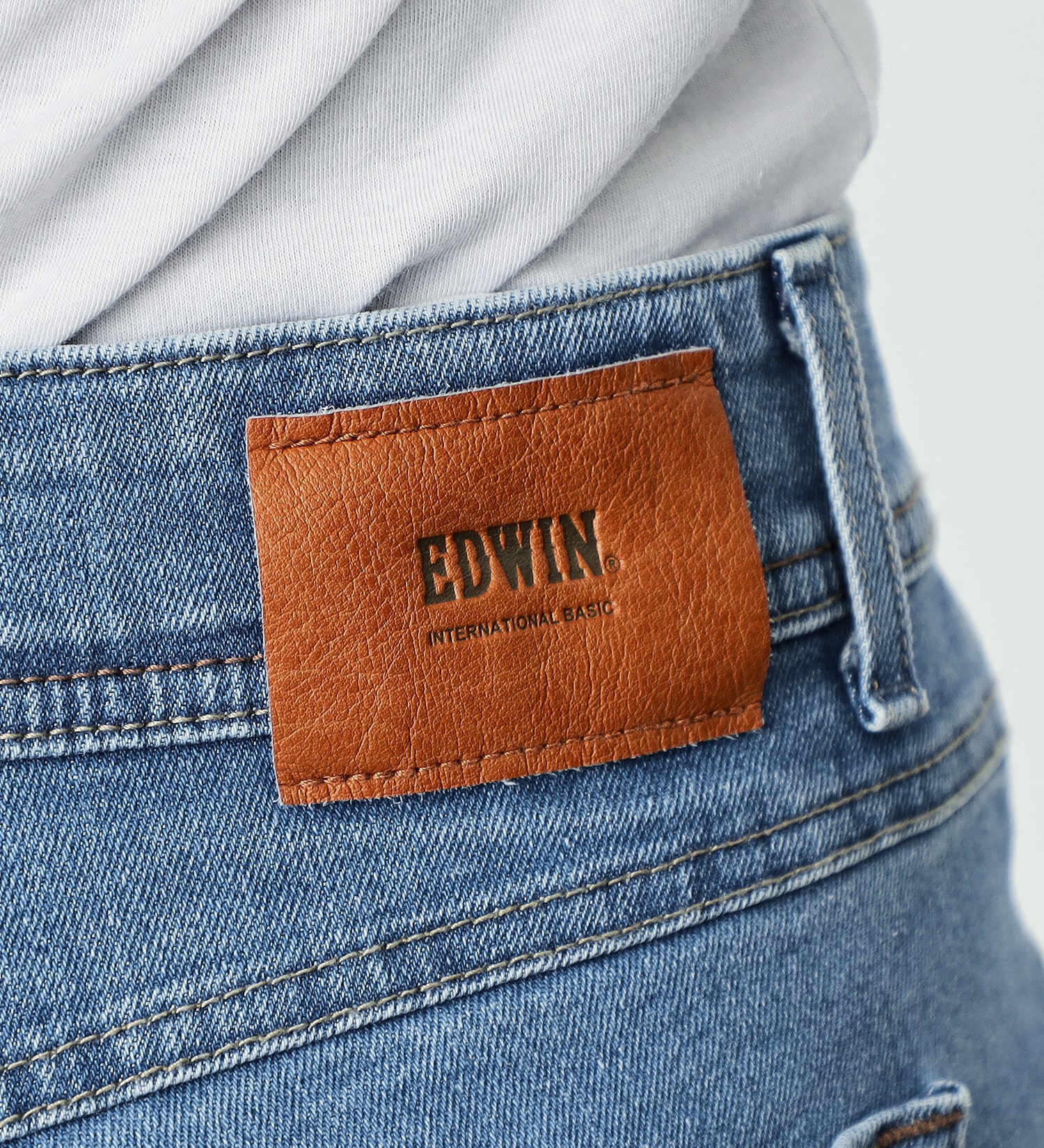 EDWIN(エドウイン)のEDWIN LADIES インターナショナルベーシック 股上深め ゆったりストレートパンツ|パンツ/デニムパンツ/レディース|淡色ブルー