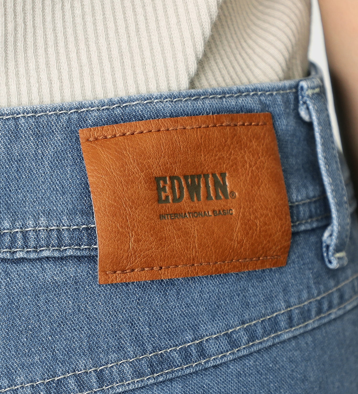 EDWIN(エドウイン)の【試着対象】EDWIN LADIES インターナショナルベーシックCOOL 股上深めゆったりストレート【涼】|パンツ/デニムパンツ/レディース|淡色ブルー