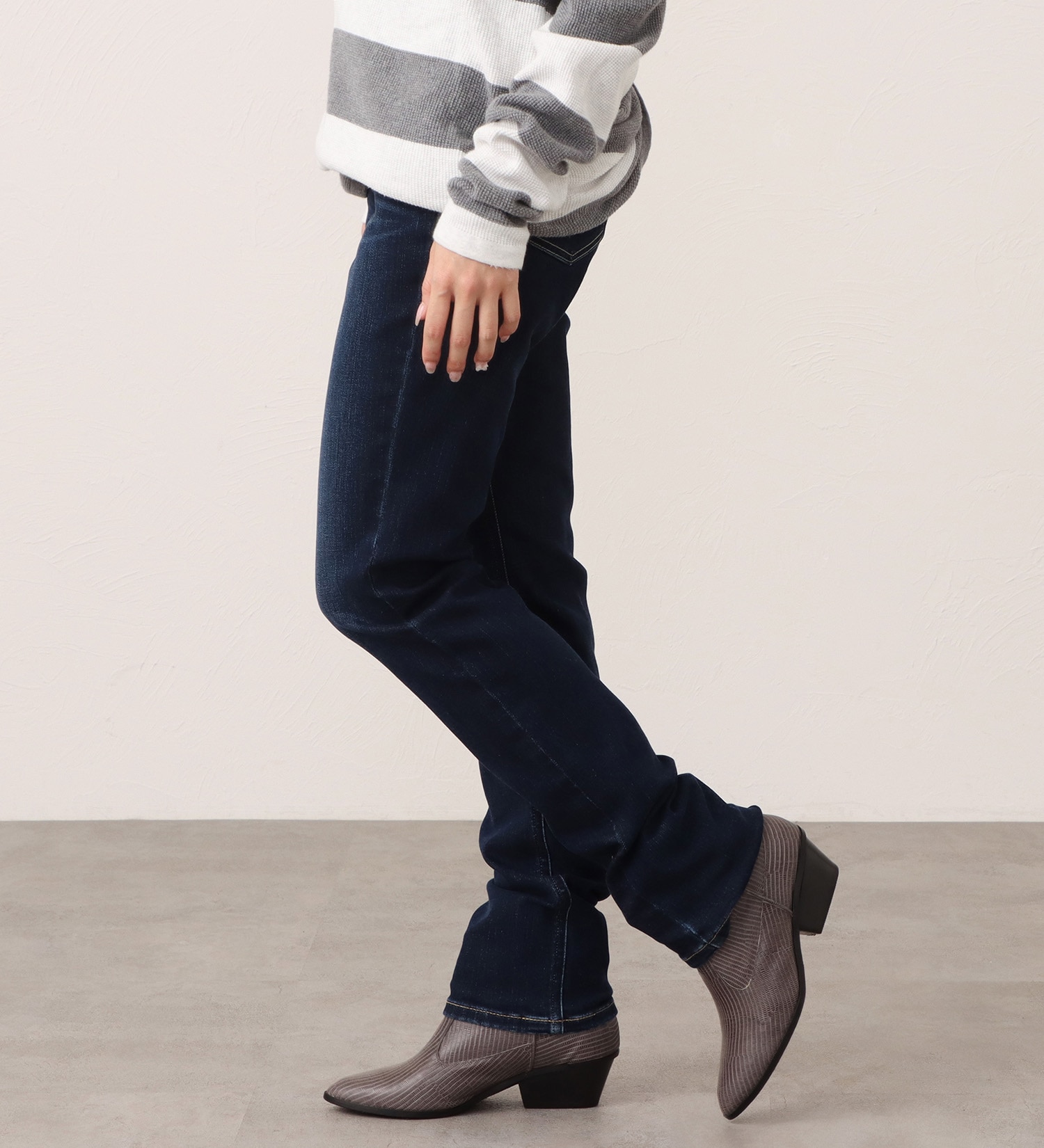 EDWIN(エドウイン)のEDWIN LADIES インターナショナルベーシック すっきりストレートデニムパンツ|パンツ/デニム / ジーンズパンツ/レディース|濃色ブルー