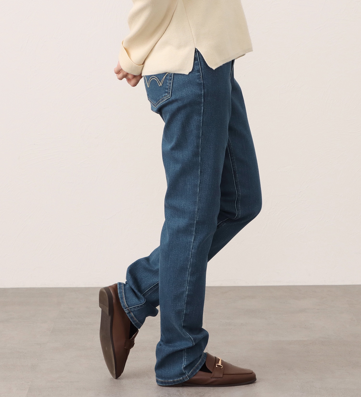 EDWIN(エドウイン)のEDWIN LADIES インターナショナルベーシック すっきりストレートデニムパンツ|パンツ/デニム / ジーンズパンツ/レディース|中色ブルー
