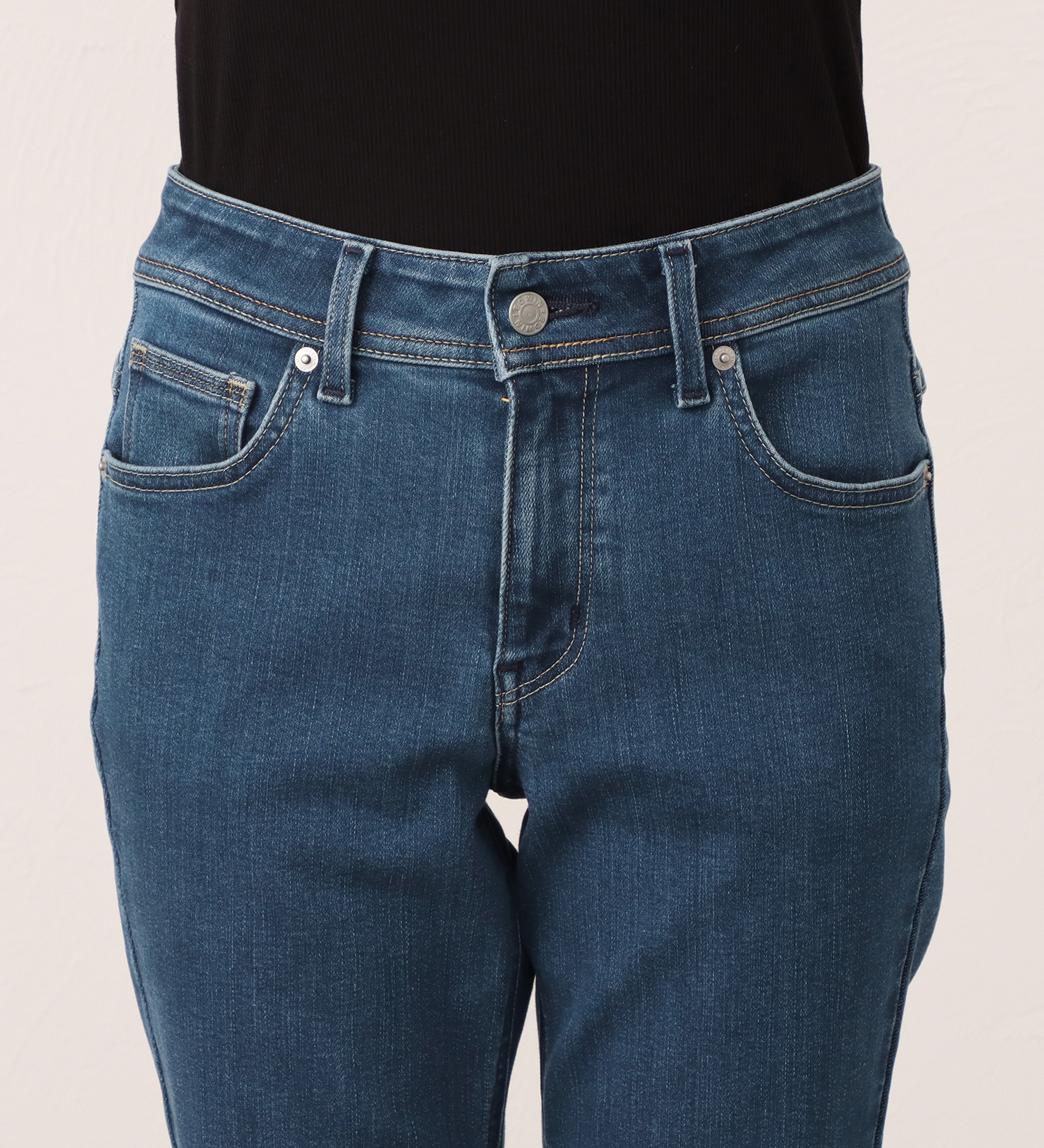 EDWIN(エドウイン)のEDWIN LADIES インターナショナルベーシック すっきりストレートデニムパンツ|パンツ/デニム / ジーンズパンツ/レディース|中色ブルー