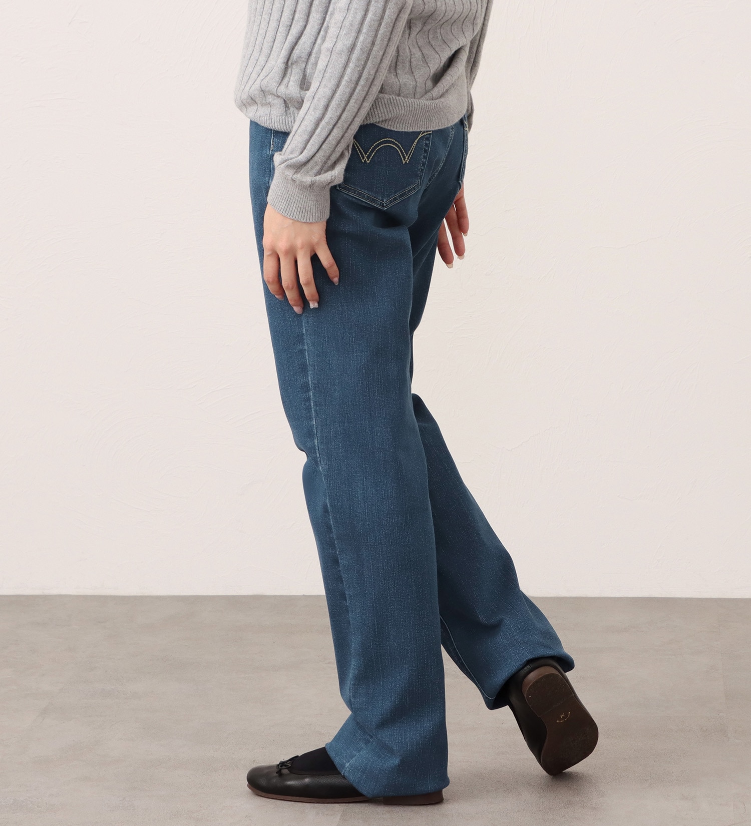 EDWIN(エドウイン)のEDWIN LADIES インターナショナルベーシック ゆったりストレートデニムパンツ|パンツ/デニム / ジーンズパンツ/レディース|中色ブルー