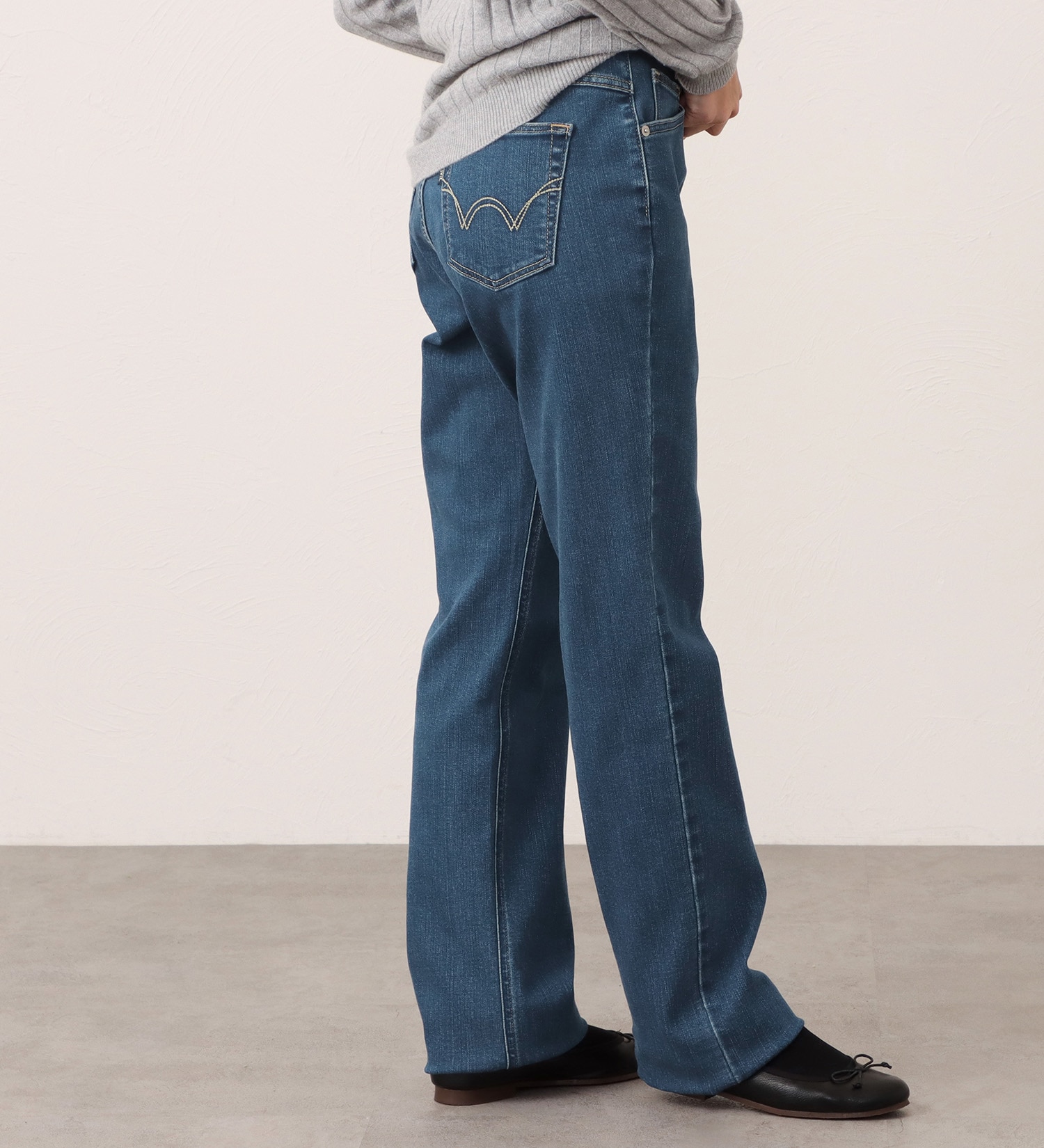 EDWIN(エドウイン)のEDWIN LADIES インターナショナルベーシック ゆったりストレートデニムパンツ|パンツ/デニム / ジーンズパンツ/レディース|中色ブルー