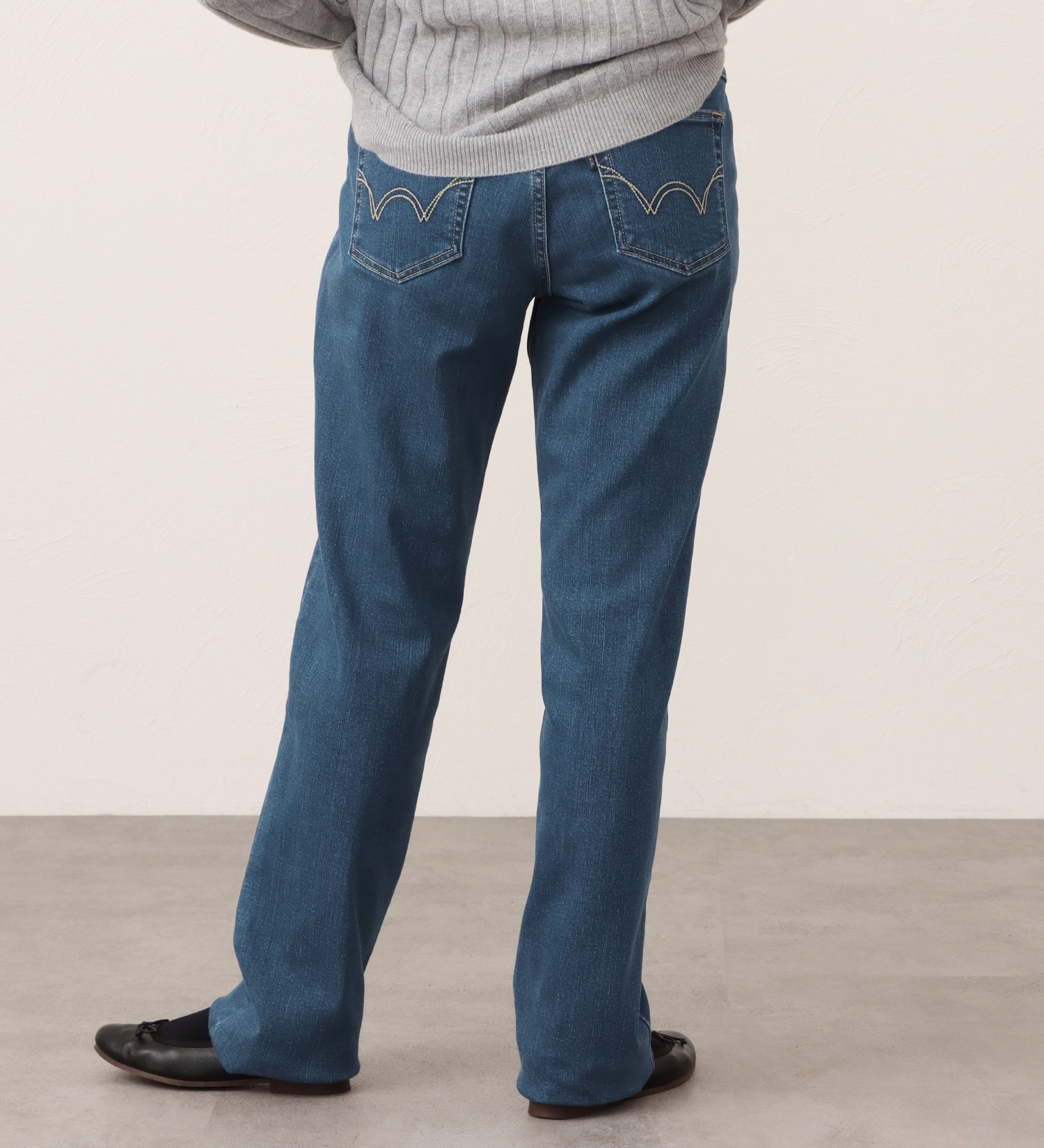 EDWIN(エドウイン)のEDWIN LADIES インターナショナルベーシック ゆったりストレートデニムパンツ|パンツ/デニム / ジーンズパンツ/レディース|中色ブルー
