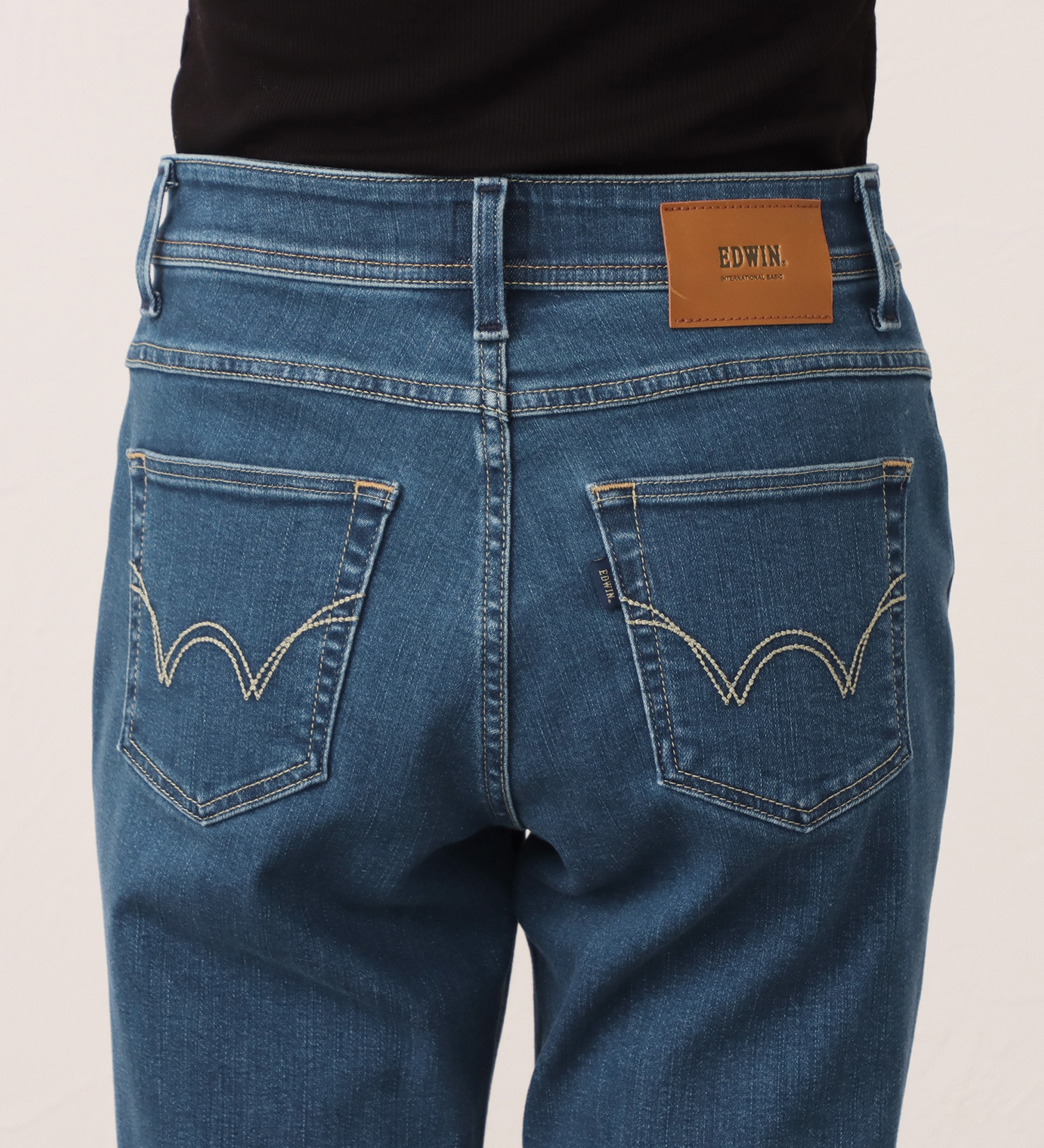 EDWIN(エドウイン)のEDWIN LADIES インターナショナルベーシック ゆったりストレートデニムパンツ|パンツ/デニム / ジーンズパンツ/レディース|中色ブルー