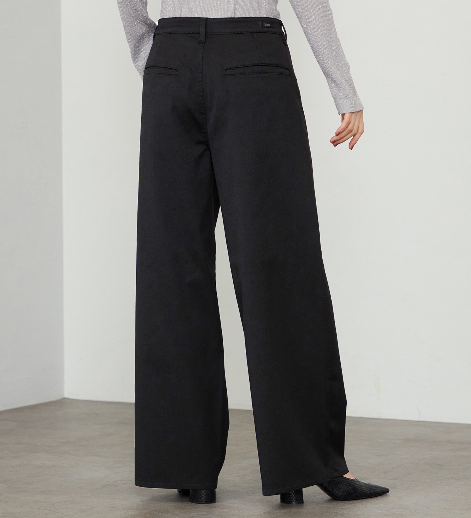 EDWIN(エドウイン)の【予約】【WEB・直営店舗限定】EDWIN LADIES ハタラクロ タックワイドスラックスパンツ|パンツ/スラックス/レディース|ブラック