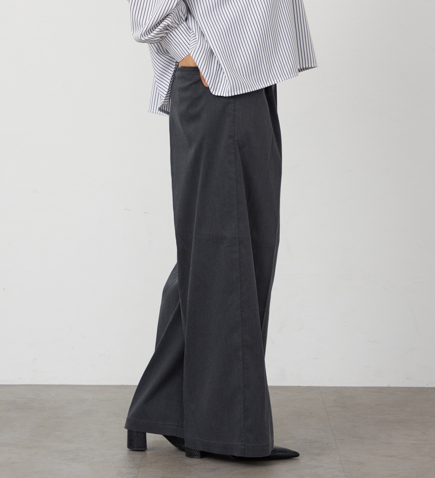 EDWIN(エドウイン)の【WEB・直営店舗限定】EDWIN LADIES キレカジ ワイドスラックスパンツ【洗える・防シワ】|パンツ/スラックス/レディース|チャコールグレー