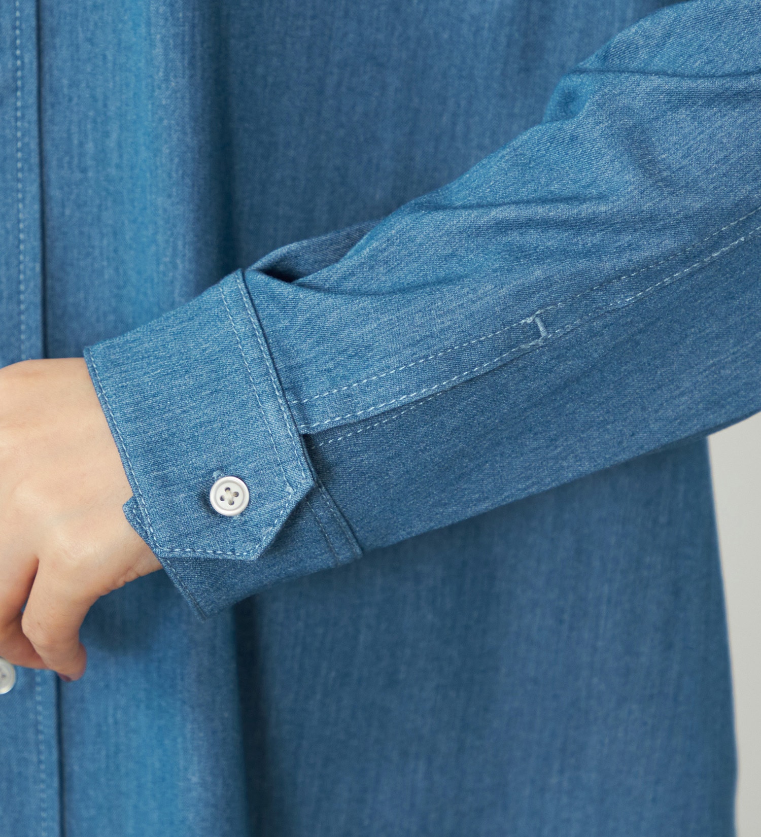 EDWIN(エドウイン)の【WEB・直営店舗限定】EDWIN LADIES ビッグフィットデニムシャツ|トップス/シャツ/ブラウス/レディース|ブルー