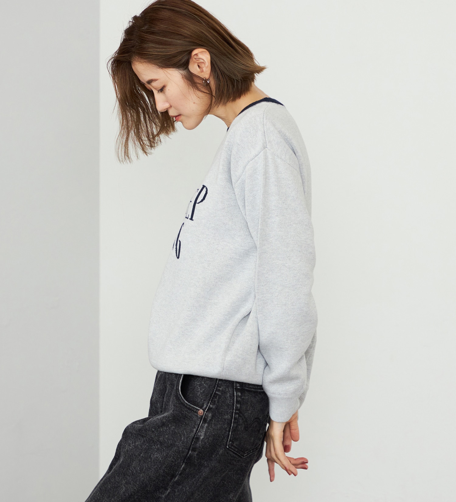 EDWIN(エドウイン)の【WEB・直営店舗限定】EDWIN LADIES レタークルーニットプルオーバー|トップス/ニット/セーター/レディース|グレー