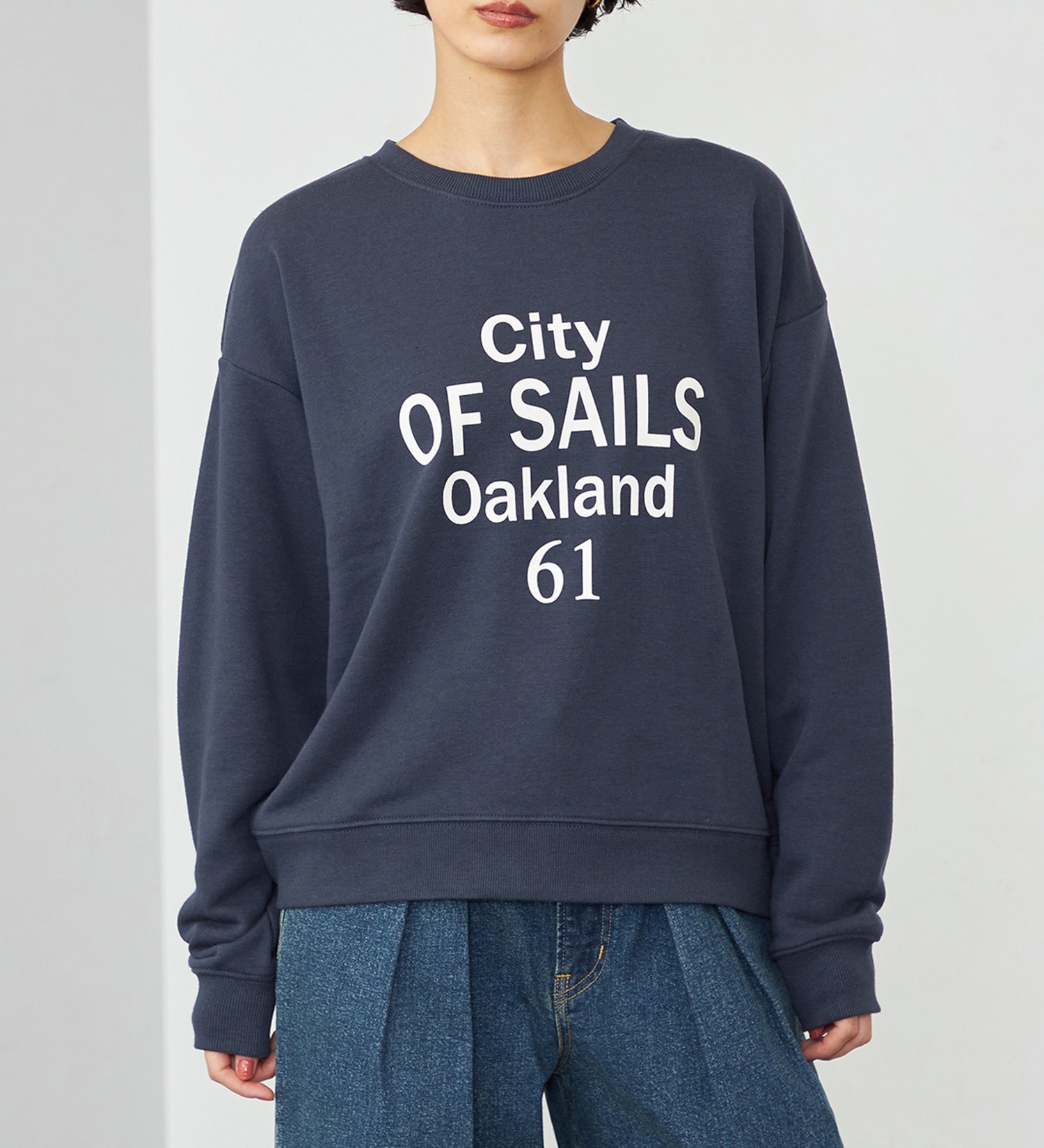 EDWIN(エドウイン)の【WEB・直営店舗限定】EDWIN LADIES クルーネックスウェット|トップス/スウェット/レディース|ネイビー