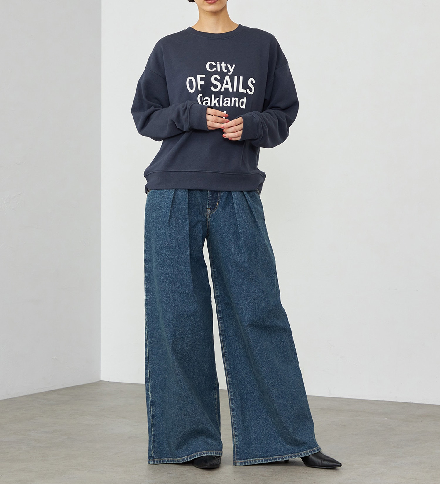 EDWIN(エドウイン)の【WEB・直営店舗限定】EDWIN LADIES クルーネックスウェット|トップス/スウェット/レディース|ネイビー