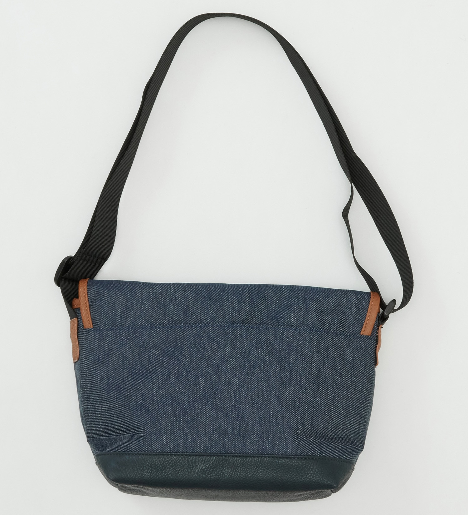 EDWIN(エドウイン)のフラップ ショルダーバッグ 0411518|バッグ/ショルダーバッグ/メンズ|ネイビー