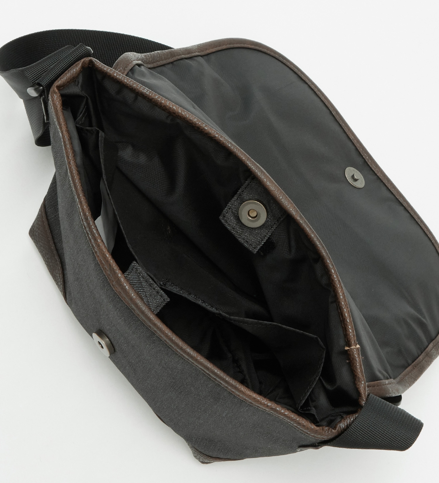 EDWIN(エドウイン)のフラップ ショルダーバッグ 0411518|バッグ/ショルダーバッグ/メンズ|グレー