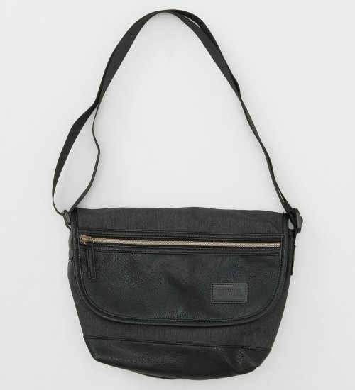 EDWIN(エドウイン)のフラップ ショルダーバッグ 0411518|バッグ/ショルダーバッグ/メンズ|ブラック