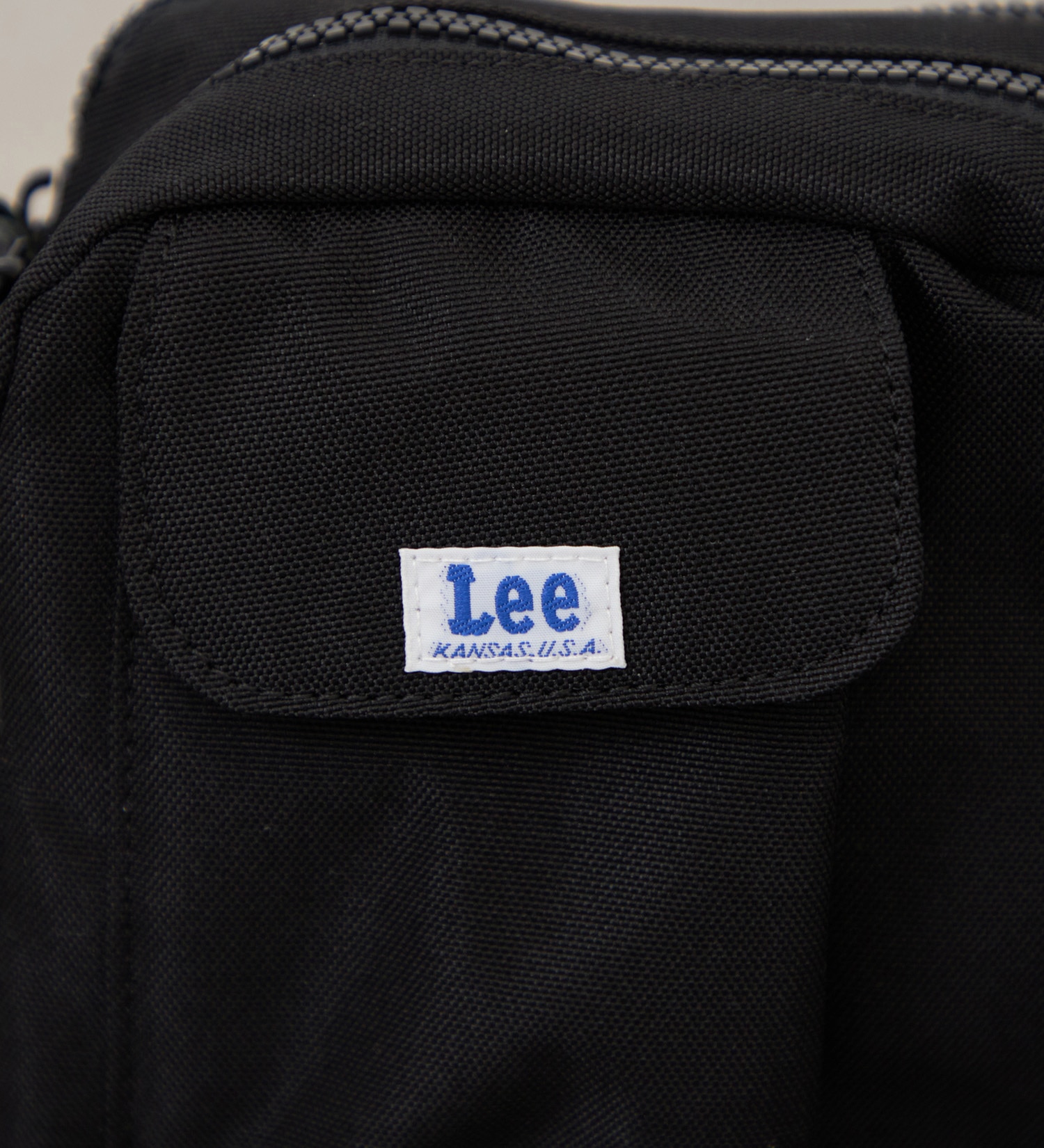 Lee(リー)のLee モバイルポケット付きショルダー|バッグ/ショルダーバッグ/レディース|ブラック