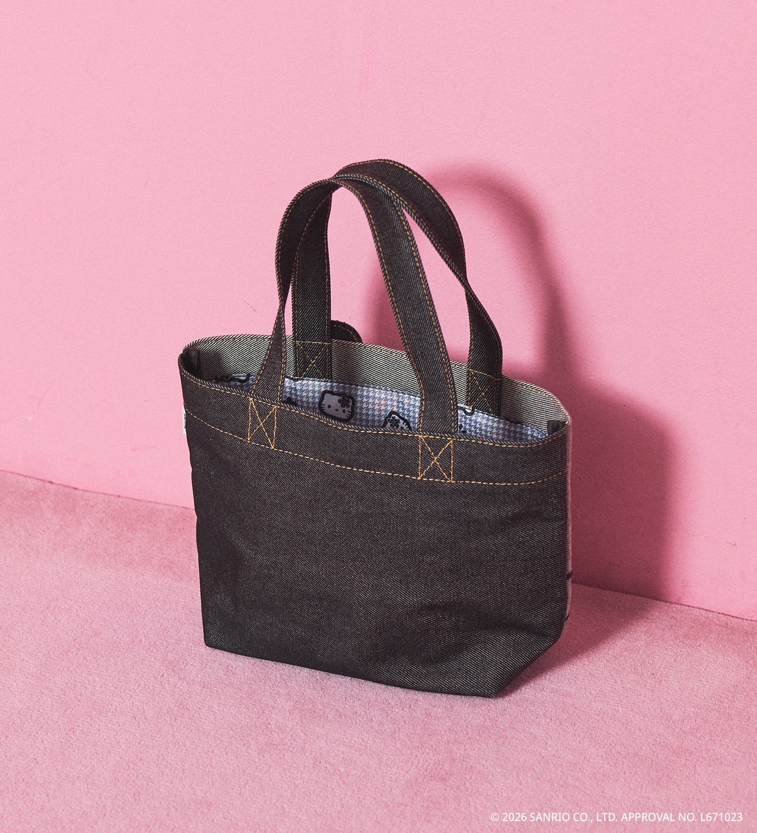 SOMETHING(サムシング)のSOMETHING×HELLO KITTY MINI TOTE|バッグ/トートバッグ/レディース|インディゴブルー