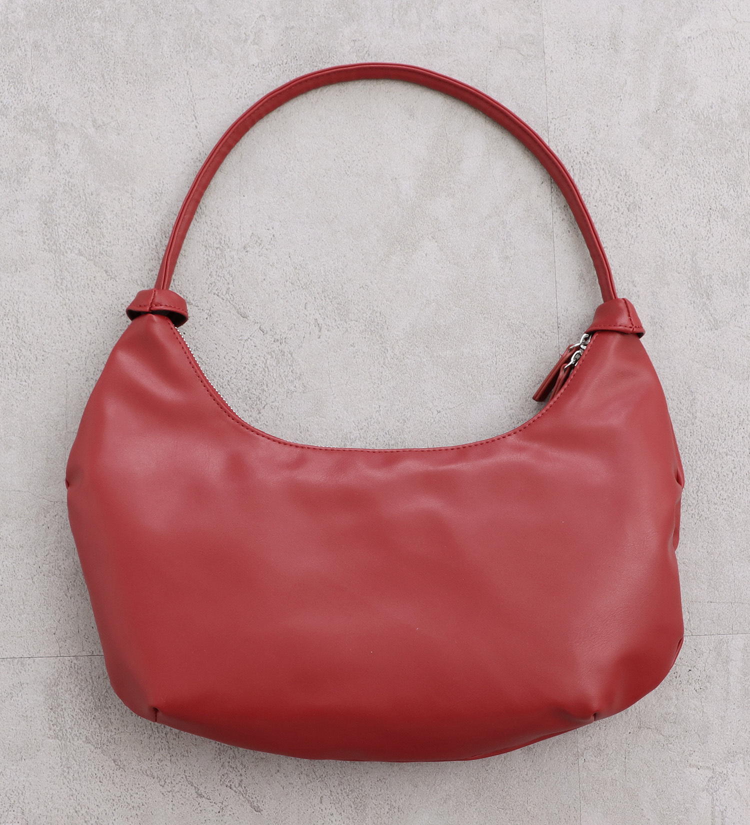 Lee(リー)の【直営店・WEB別注】ハーフムーンショルダーバッグ|バッグ/ショルダーバッグ/レディース|レッド