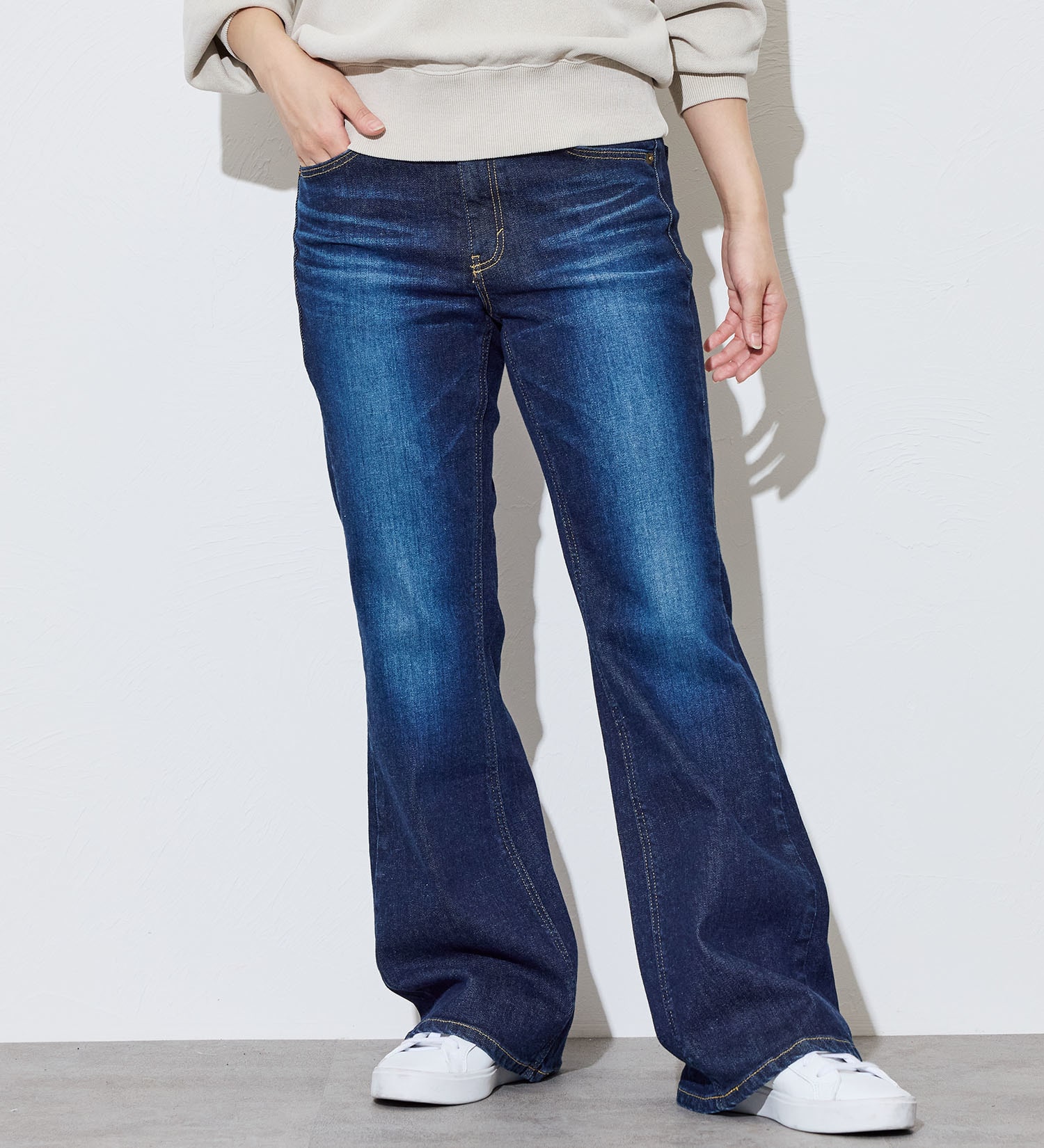 SOMETHING(サムシング)の【予約】SOMETHING×なつぽい コラボジーンズ POI FLARE|パンツ/デニム/ジーンズパンツ/レディース|濃色ブルー