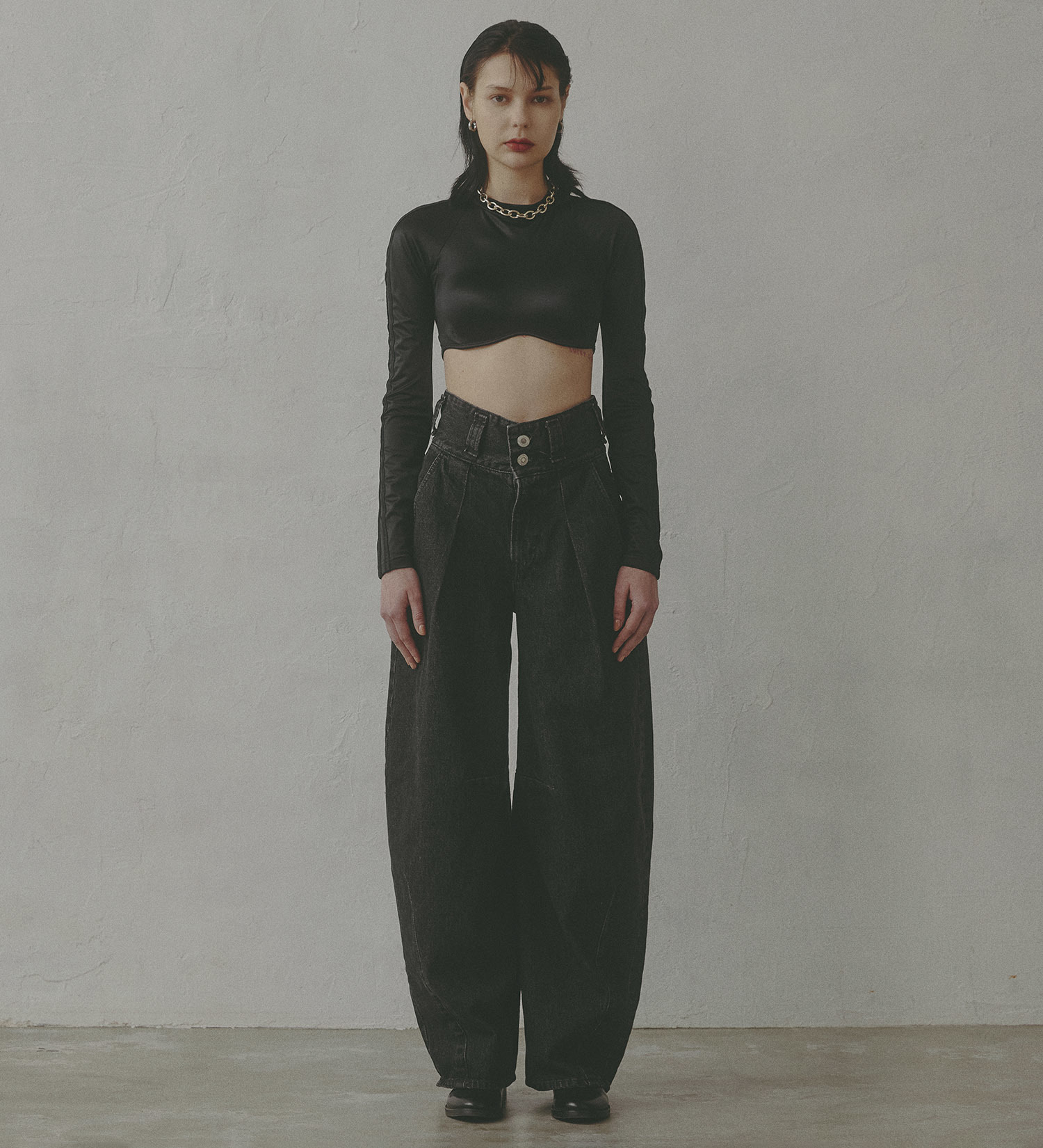 SOMETHING(サムシング)の【予約】atelier SOMETHING TLEB BALLOON DENIM PANTS/カーブデニムパンツ|パンツ/デニム/ジーンズパンツ/レディース|ブラックデニム