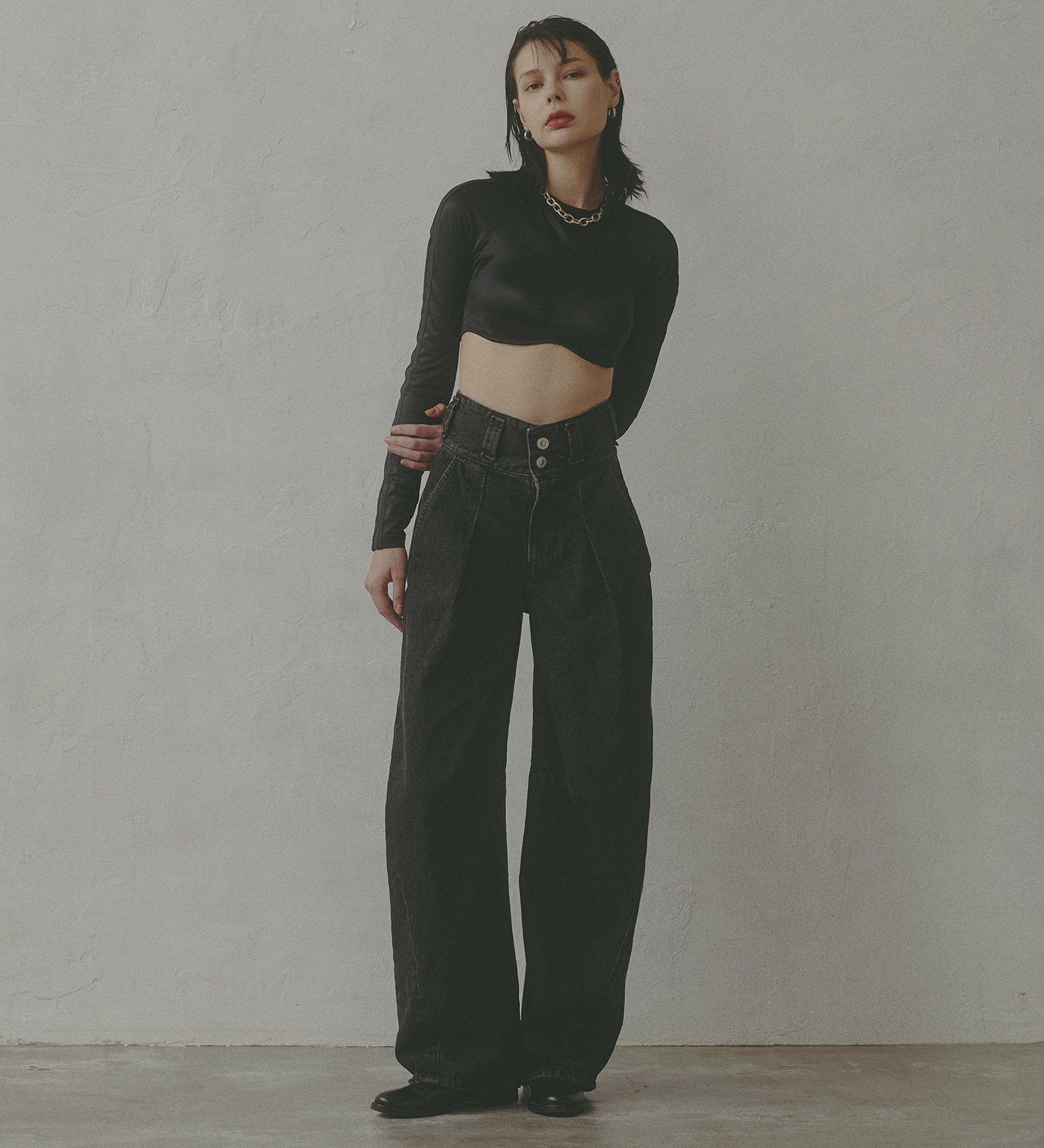 SOMETHING(サムシング)の【予約】atelier SOMETHING TLEB BALLOON DENIM PANTS/カーブデニムパンツ|パンツ/デニム/ジーンズパンツ/レディース|ブラックデニム