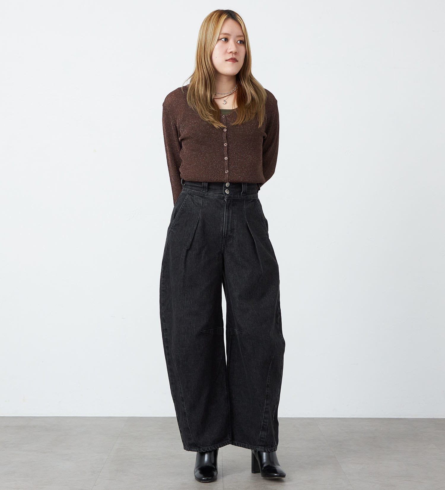 SOMETHING(サムシング)の【試着対象】atelier SOMETHING TLEB BALLOON DENIM PANTS/カーブデニムパンツ|パンツ/デニム/ジーンズパンツ/レディース|ブラックデニム