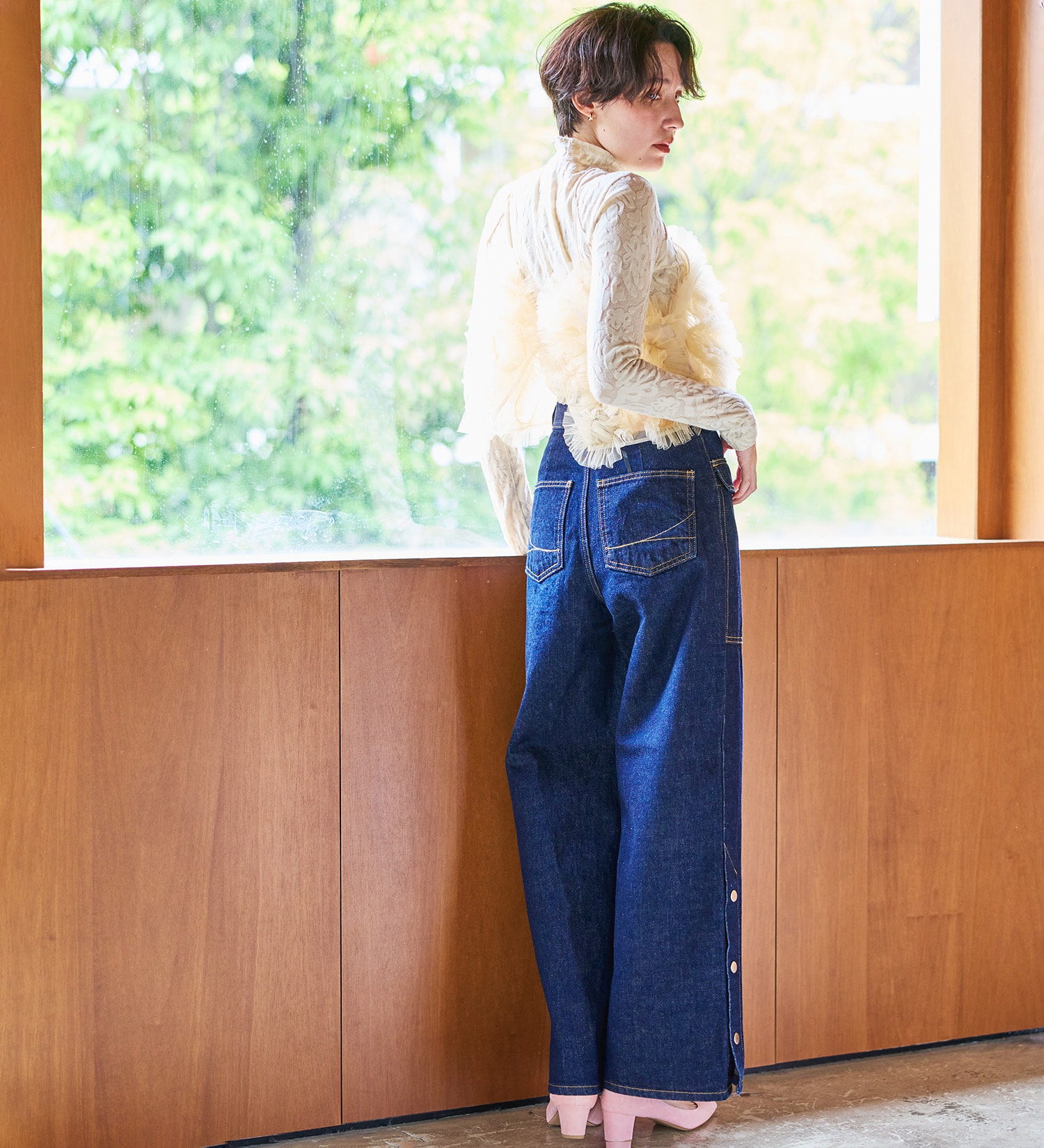 SOMETHING(サムシング)の【GISELe 10月号掲載】atelier SOMETHING BIG POCKET SLIT WIDE/ビッグポケットスリットワイドデニムパンツ|パンツ/デニム/ジーンズパンツ/レディース|インディゴブルー