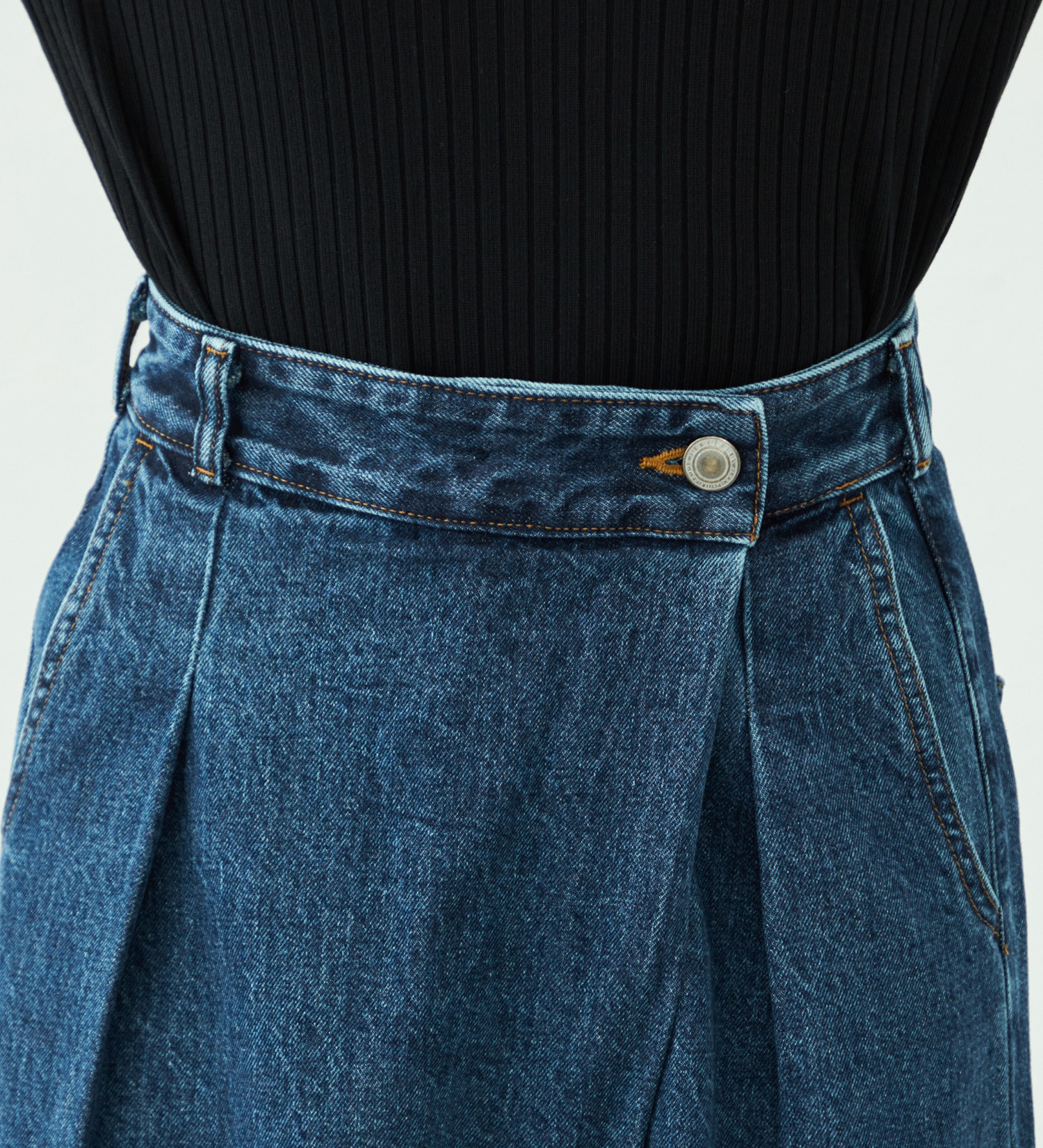 SOMETHING(サムシング)の【予約】atelier SOMETHING WRAP WIDE PANTS/アトリエサムシングラップワイドパンツ|パンツ/デニム/ジーンズパンツ/レディース|中色ブルー