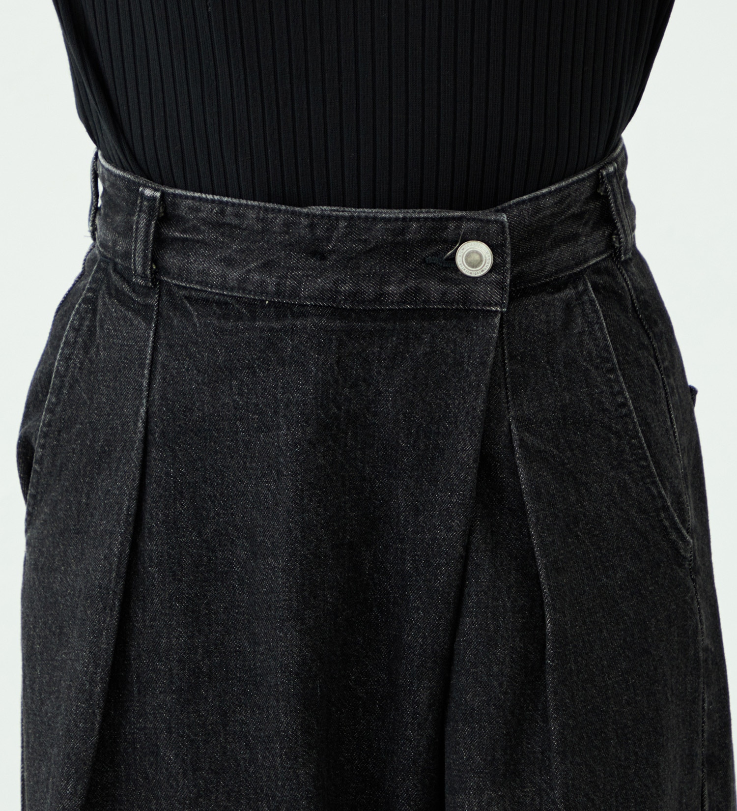 SOMETHING(サムシング)の【予約】atelier SOMETHING WRAP WIDE PANTS/アトリエサムシングラップワイドパンツ|パンツ/デニム/ジーンズパンツ/レディース|ブラックデニム