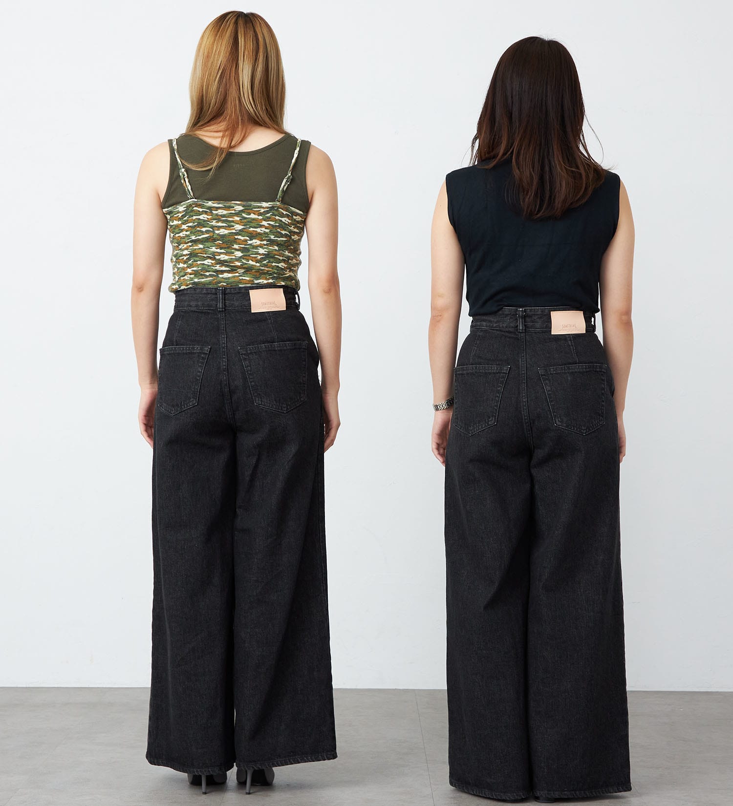 SOMETHING(サムシング)の【試着対象】【GISELe 10月号掲載】atelier SOMETHING WRAP WIDE PANTS/アトリエサムシングラップワイドパンツ|パンツ/デニム/ジーンズパンツ/レディース|ブラックデニム