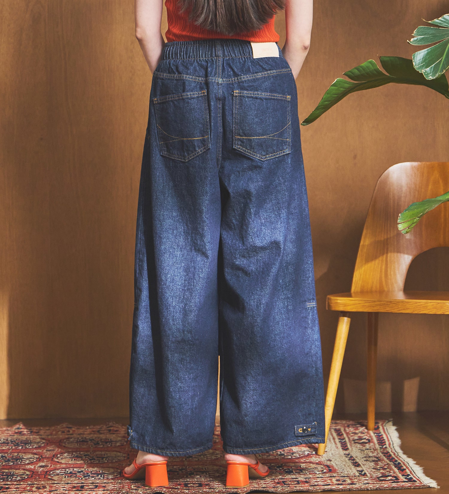 SOMETHING(サムシング)のatelier SOMETHING　DRAWSTRING BALLOON WIDE/ウエストゴムバルーンワイドパンツ|パンツ/デニム/ジーンズパンツ/レディース|インディゴブルー