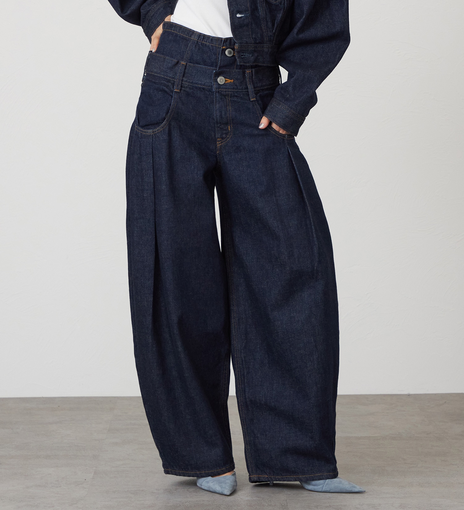 SOMETHING(サムシング)のatelier SOMETHING　DOUBLE BELT WIDE PANTS/ダブルベルトワイドパンツ|パンツ/デニム/ジーンズパンツ/レディース|インディゴブルー