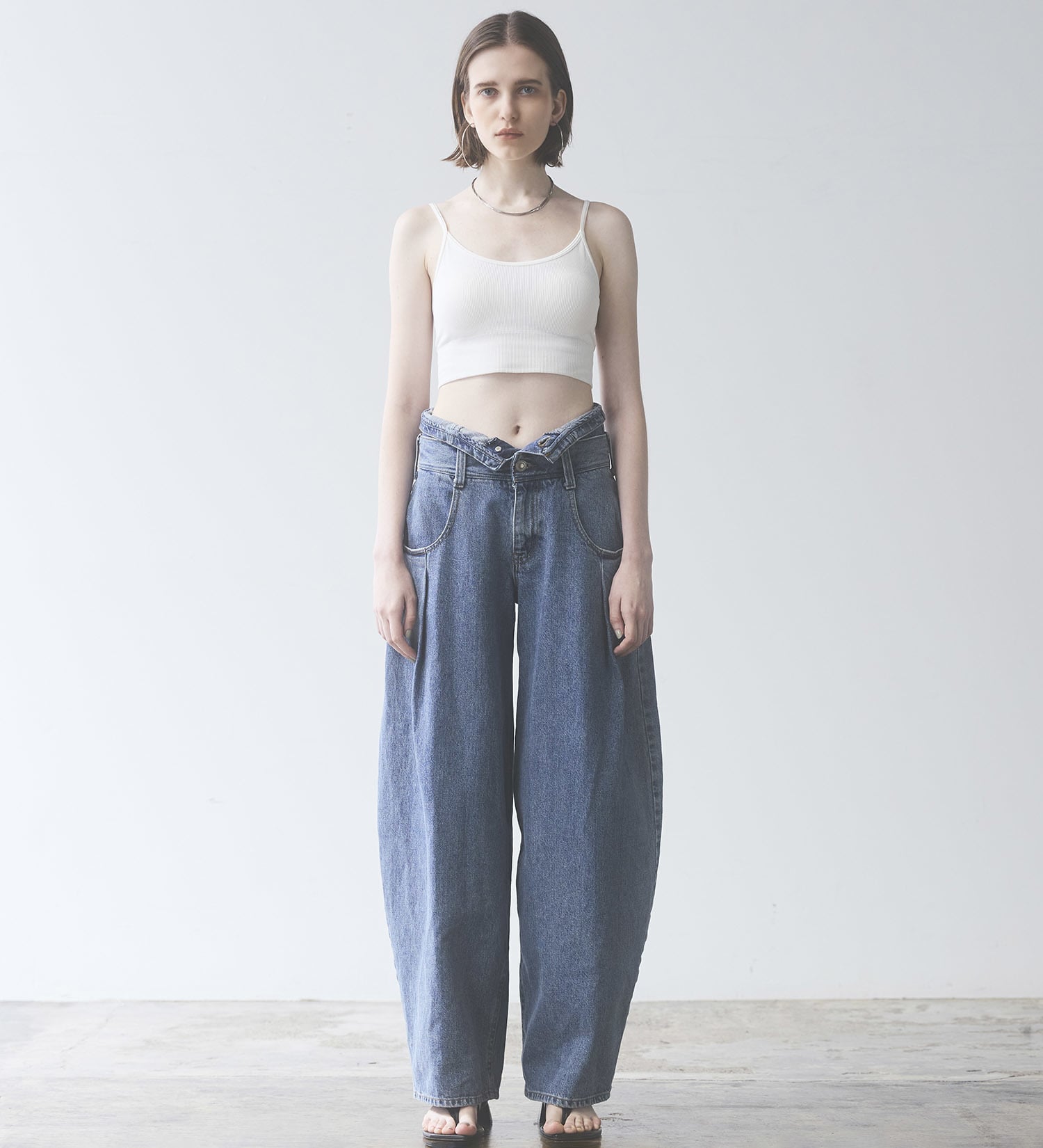 SOMETHING(サムシング)のatelier SOMETHING　DOUBLE BELT WIDE PANTS/ダブルベルトワイドパンツ|パンツ/デニム/ジーンズパンツ/レディース|淡色ブルー