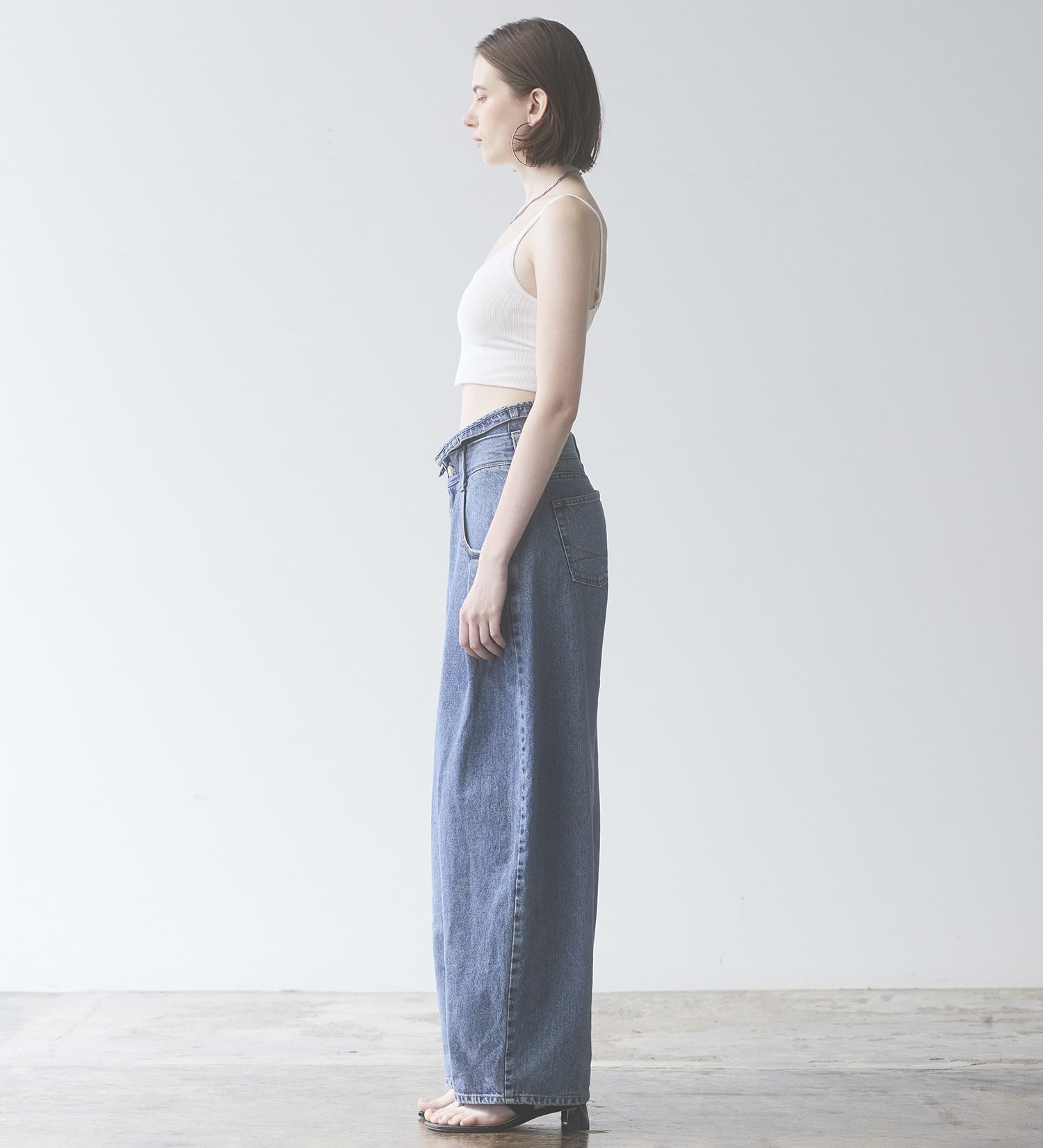 SOMETHING(サムシング)のatelier SOMETHING　DOUBLE BELT WIDE PANTS/ダブルベルトワイドパンツ|パンツ/デニム/ジーンズパンツ/レディース|淡色ブルー