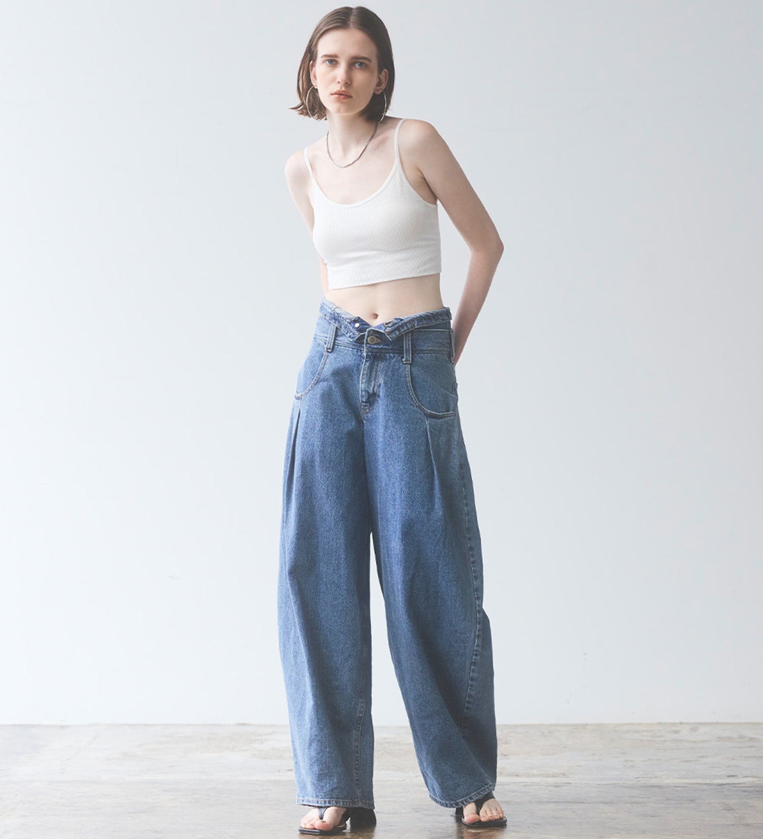 SOMETHING(サムシング)のatelier SOMETHING　DOUBLE BELT WIDE PANTS/ダブルベルトワイドパンツ|パンツ/デニム/ジーンズパンツ/レディース|淡色ブルー