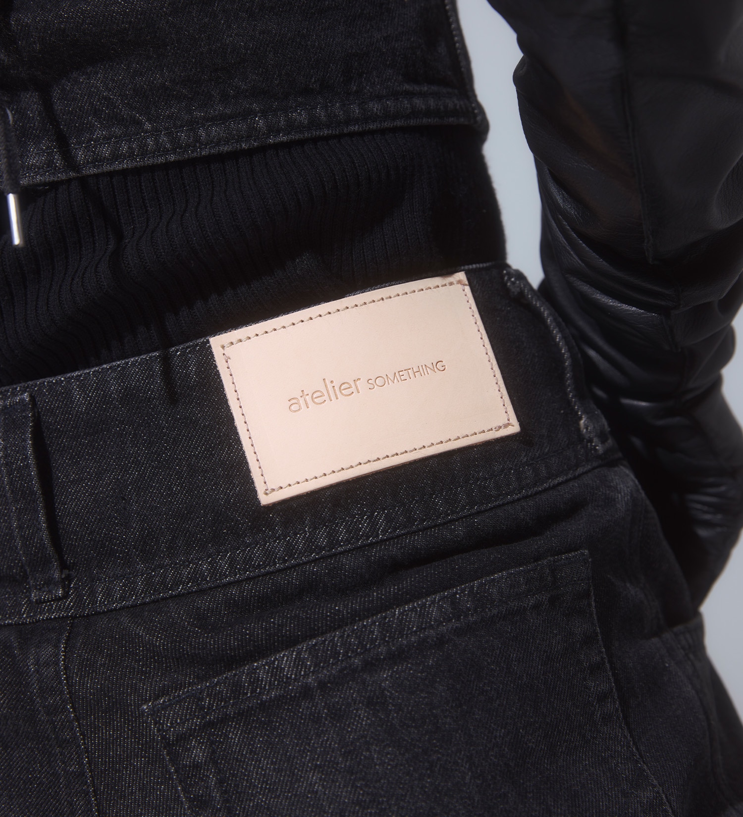 SOMETHING(サムシング)の【予約】atelier SOMETHING CORSET FLARE/コルセットフレアデニム|パンツ/デニム/ジーンズパンツ/レディース|ブラック