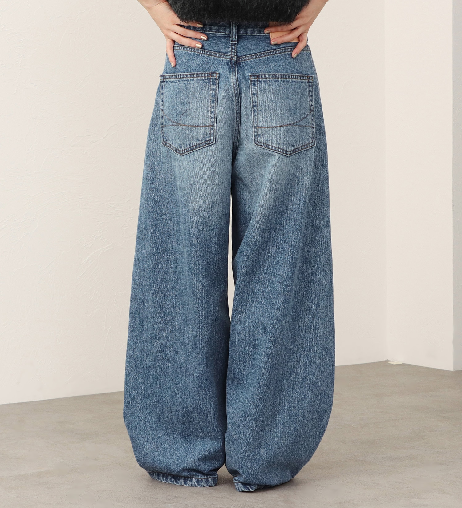 SOMETHING(サムシング)の【予約】atelier SOMETHING B.B. (BAGGY BALLOON) PANTS/バギーバルーンデニムパンツ|パンツ/デニム/ジーンズパンツ/レディース|淡色ブルー