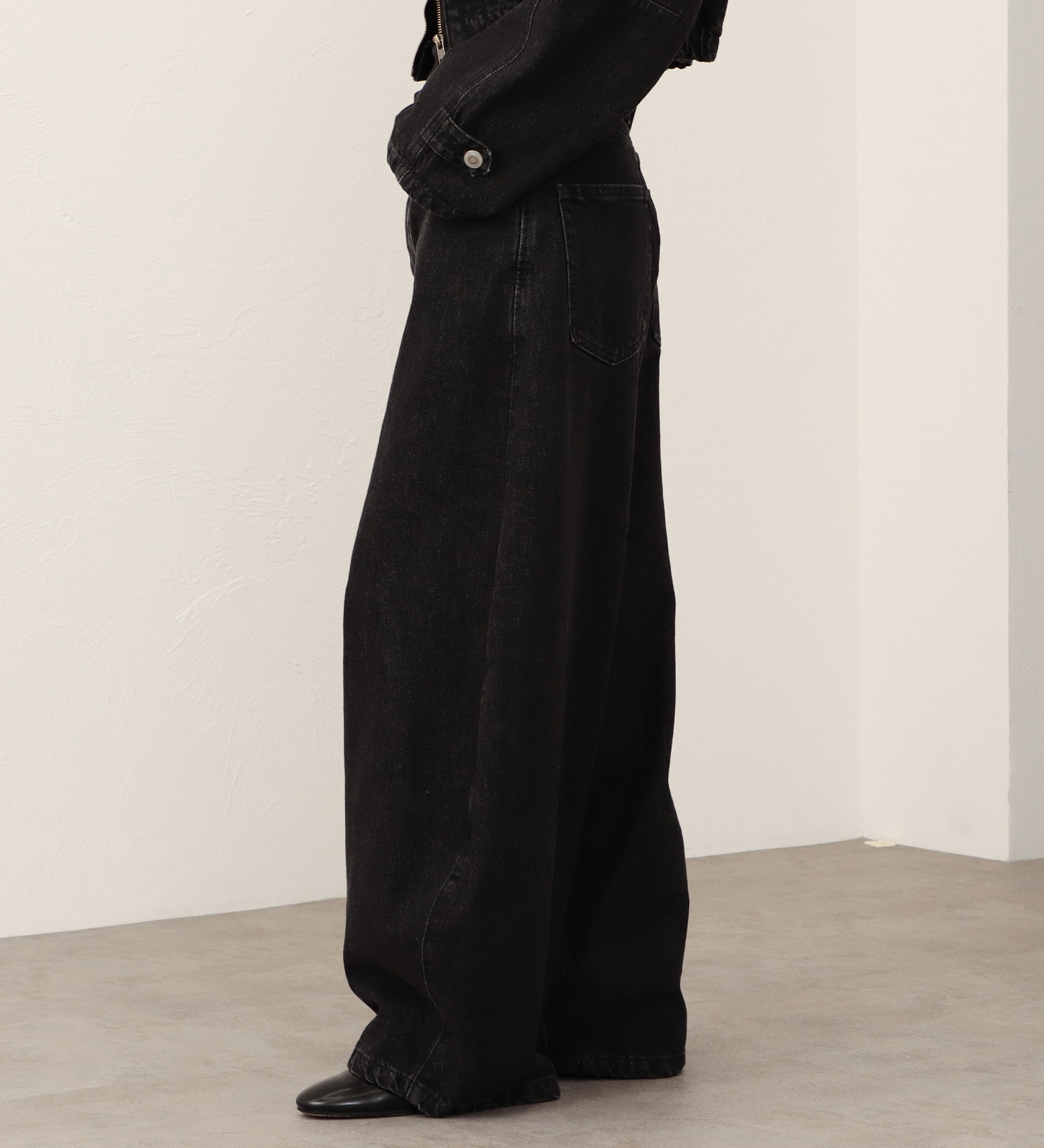 SOMETHING(サムシング)の【予約】atelier SOMETHING B.B. (BAGGY BALLOON) PANTS/バギーバルーンデニムパンツ|パンツ/デニム/ジーンズパンツ/レディース|ブラック