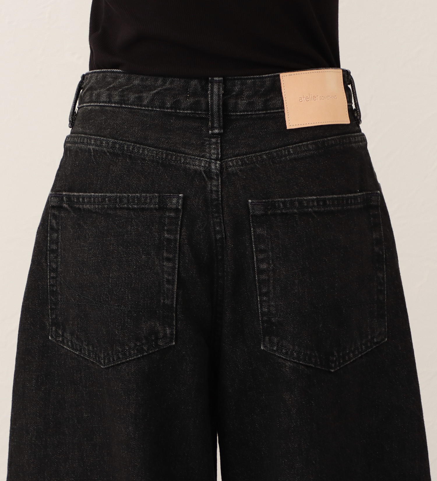 SOMETHING(サムシング)の【予約】atelier SOMETHING B.B. (BAGGY BALLOON) PANTS/バギーバルーンデニムパンツ|パンツ/デニム/ジーンズパンツ/レディース|ブラック