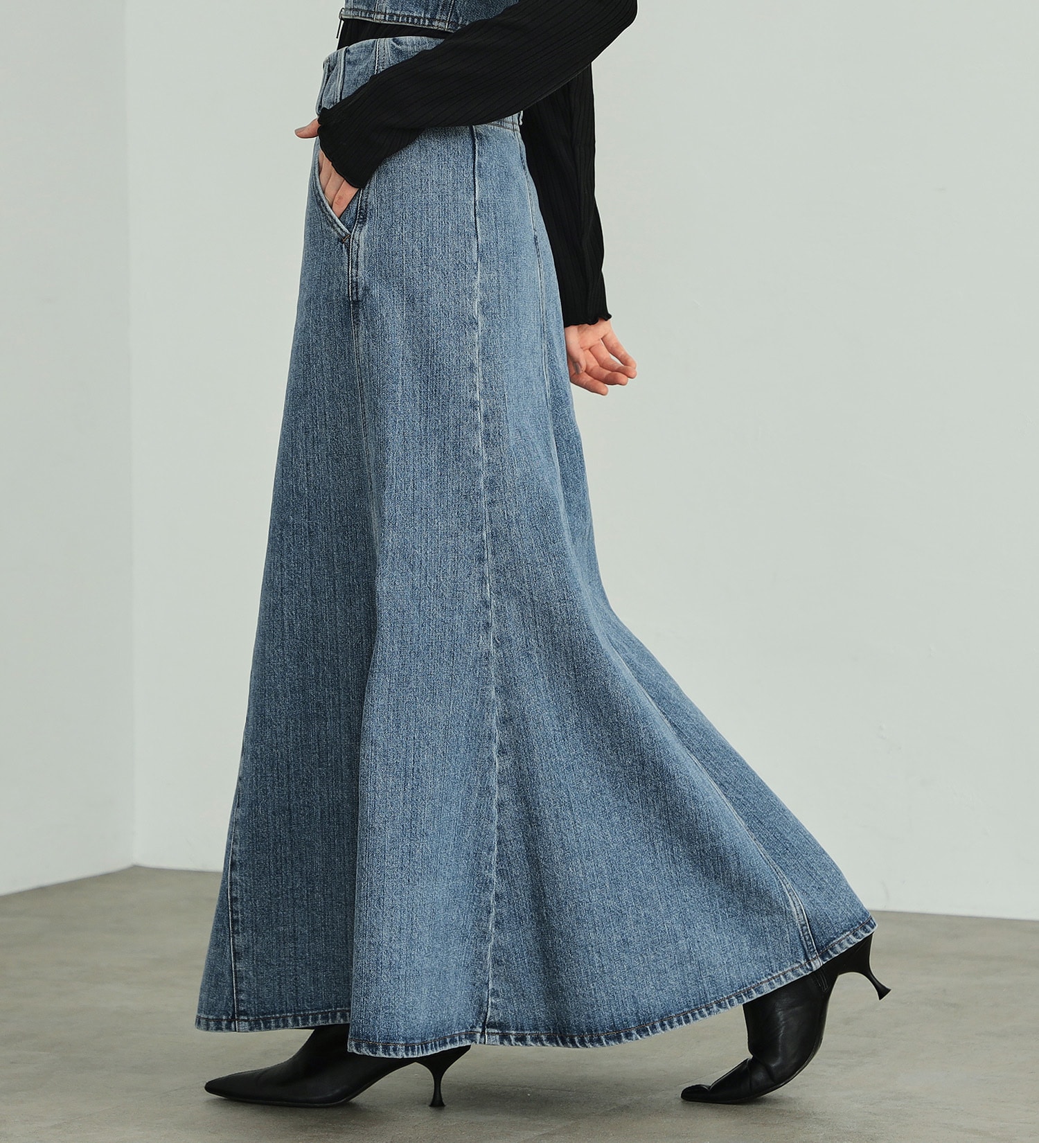 SOMETHING(サムシング)のatelier SOMETHING MERMAID DENIM SKIRT/マーメイドデニムスカート|スカート/デニムスカート/レディース|淡色ブルー