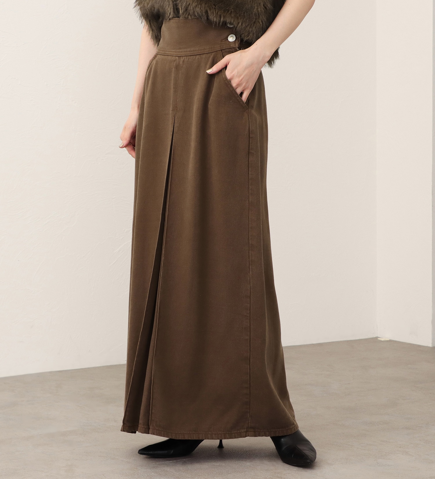 SOMETHING(サムシング)の【予約】atelier SOMETHING drape FRONT PLEATS SKIRT/ドレープフロントプリーツデニムスカート|スカート/スカート/レディース|ブラウン
