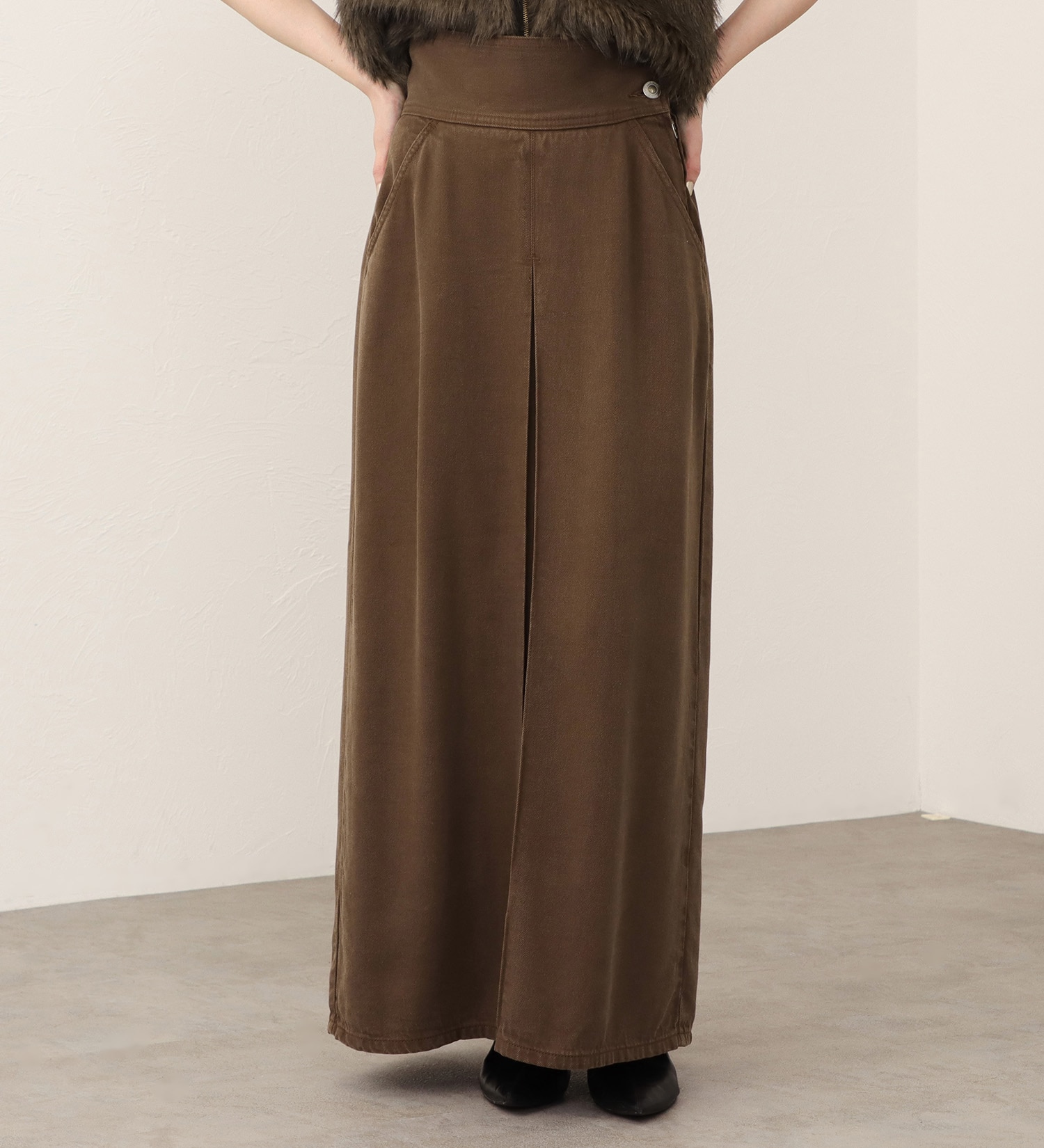 SOMETHING(サムシング)の【予約】atelier SOMETHING drape FRONT PLEATS SKIRT/ドレープフロントプリーツデニムスカート|スカート/スカート/レディース|ブラウン