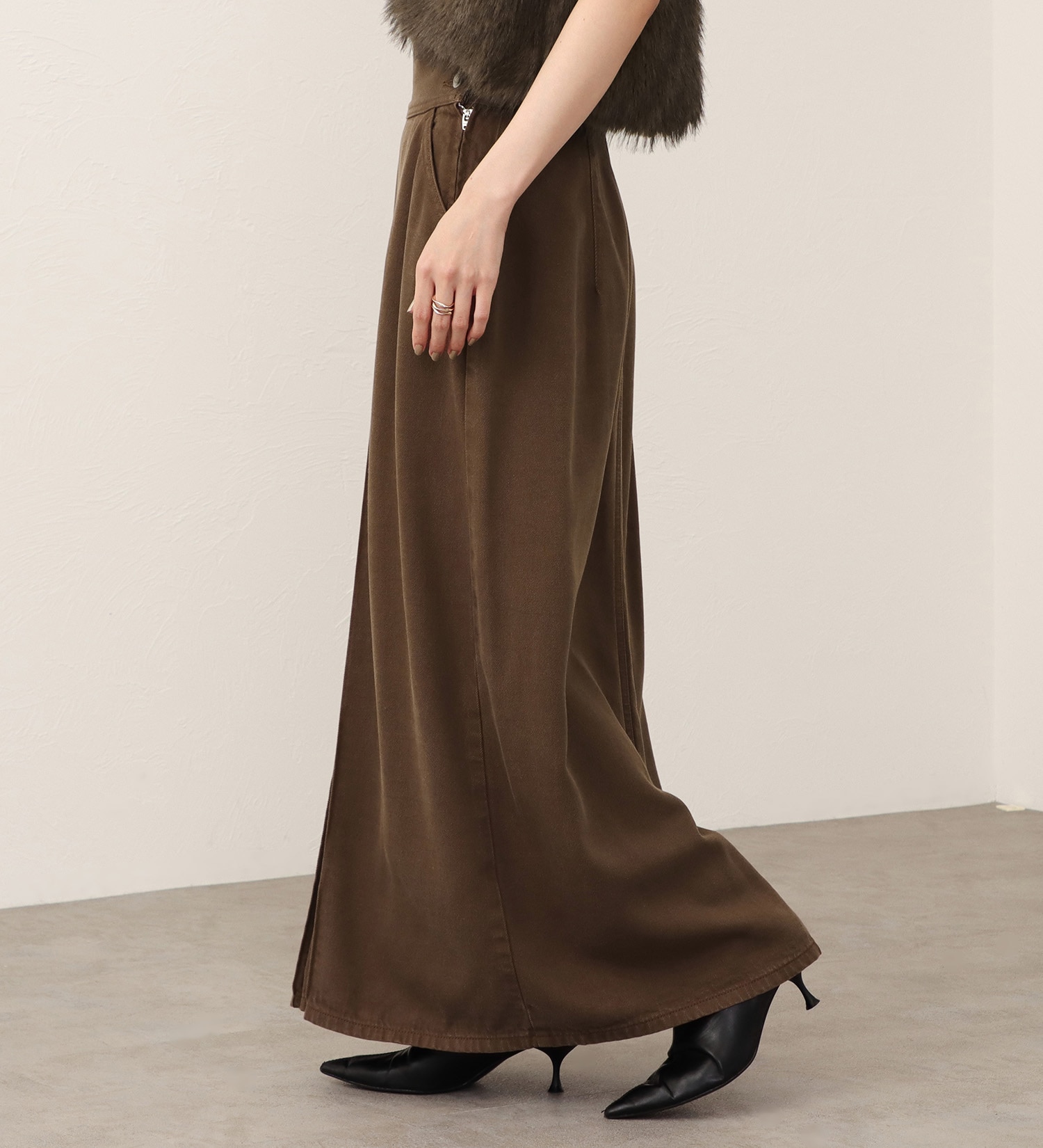 SOMETHING(サムシング)の【予約】atelier SOMETHING drape FRONT PLEATS SKIRT/ドレープフロントプリーツデニムスカート|スカート/スカート/レディース|ブラウン