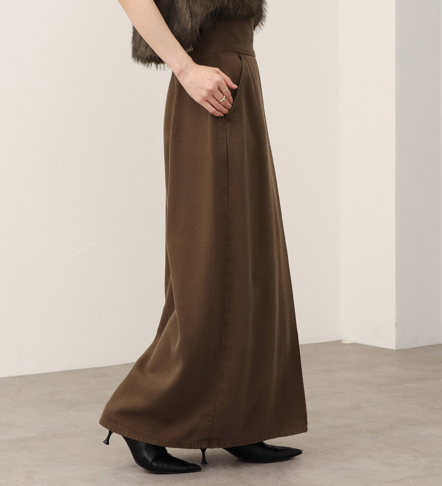 SOMETHING(サムシング)の【予約】atelier SOMETHING drape FRONT PLEATS SKIRT/ドレープフロントプリーツデニムスカート|スカート/スカート/レディース|ブラウン