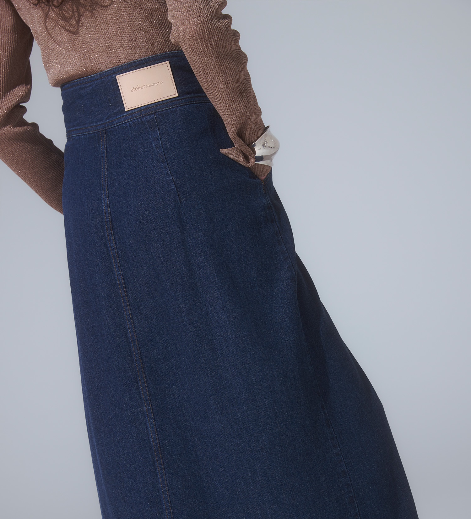 SOMETHING(サムシング)の【予約】atelier SOMETHING drape FRONT PLEATS SKIRT/ドレープフロントプリーツデニムスカート|スカート/デニムスカート/レディース|中色ブルー