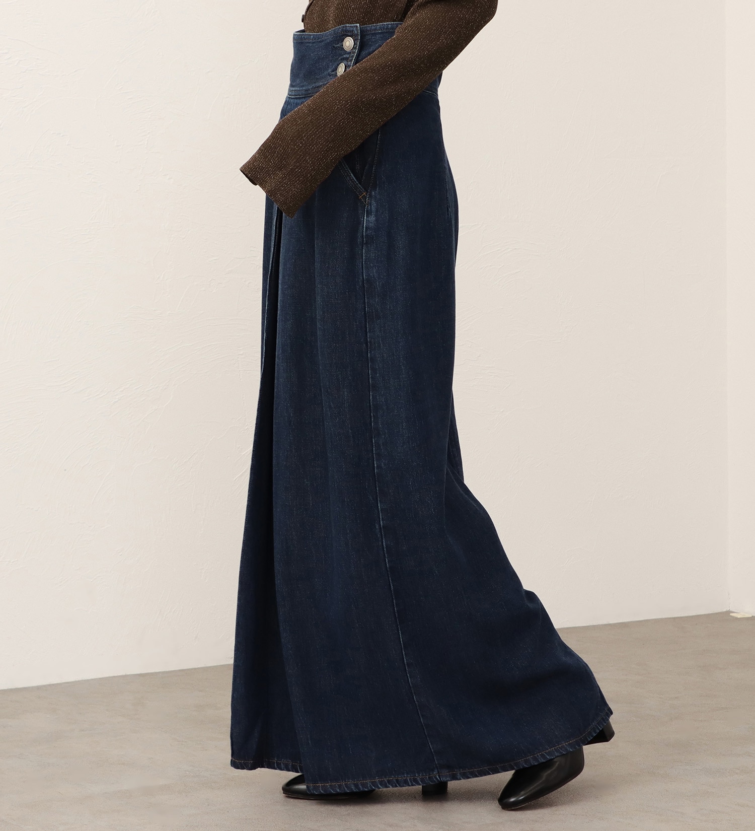 SOMETHING(サムシング)の【予約】atelier SOMETHING drape FRONT PLEATS SKIRT/ドレープフロントプリーツデニムスカート|スカート/デニムスカート/レディース|中色ブルー